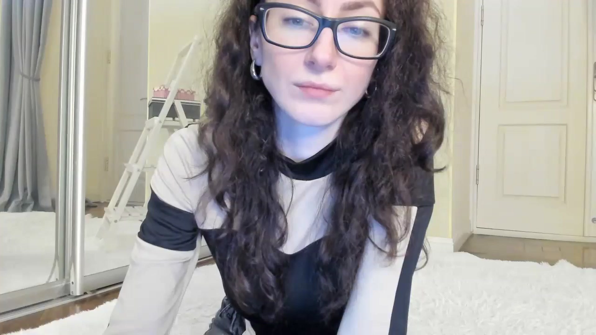Gallery image thumbnail from Baby_Jewel's myfreecams stream on, 09/18/2024, 10:25 image 8 of 20