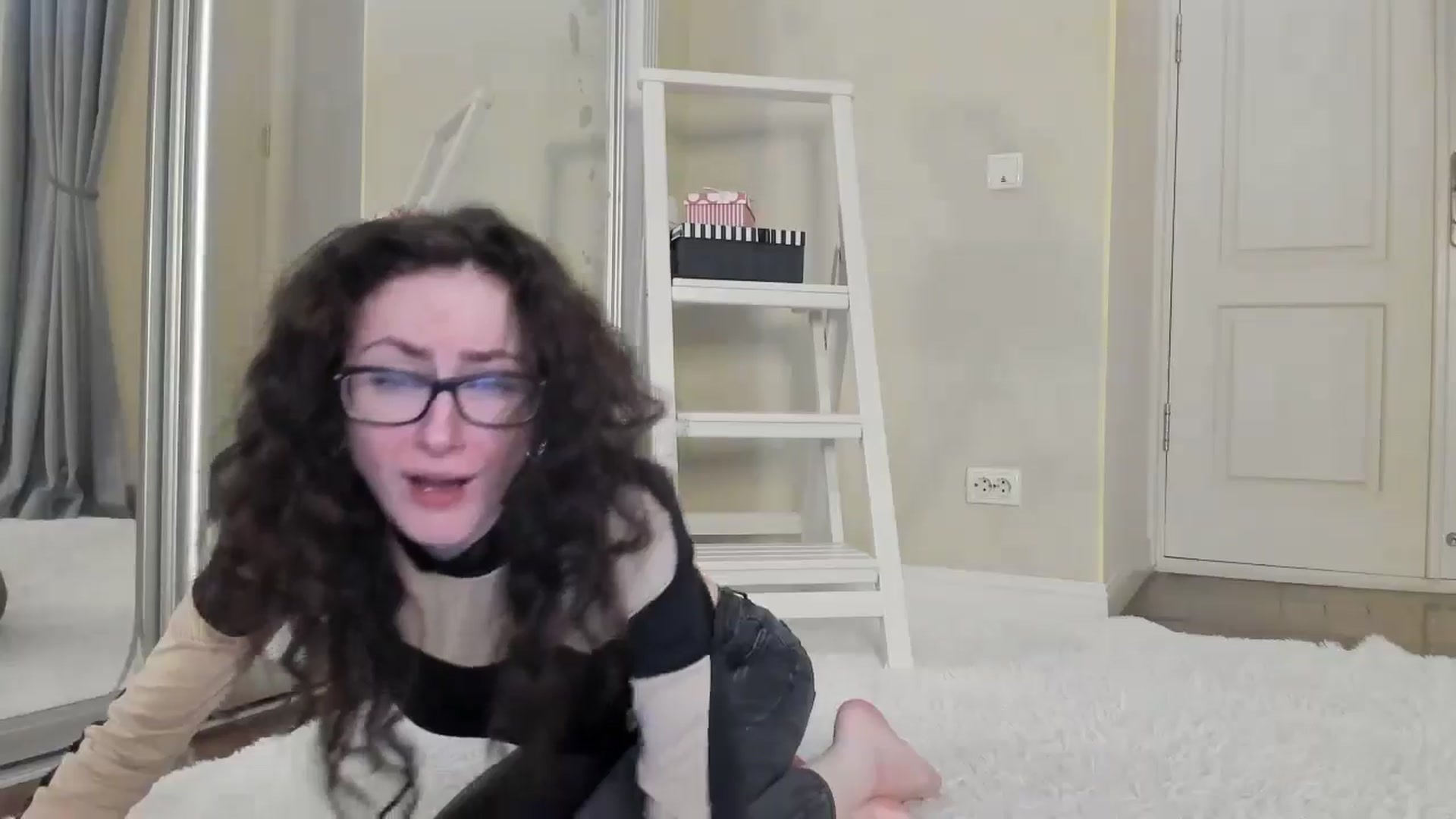 Gallery image thumbnail from Baby_Jewel's myfreecams stream on, 09/18/2024, 10:25 image 3 of 20