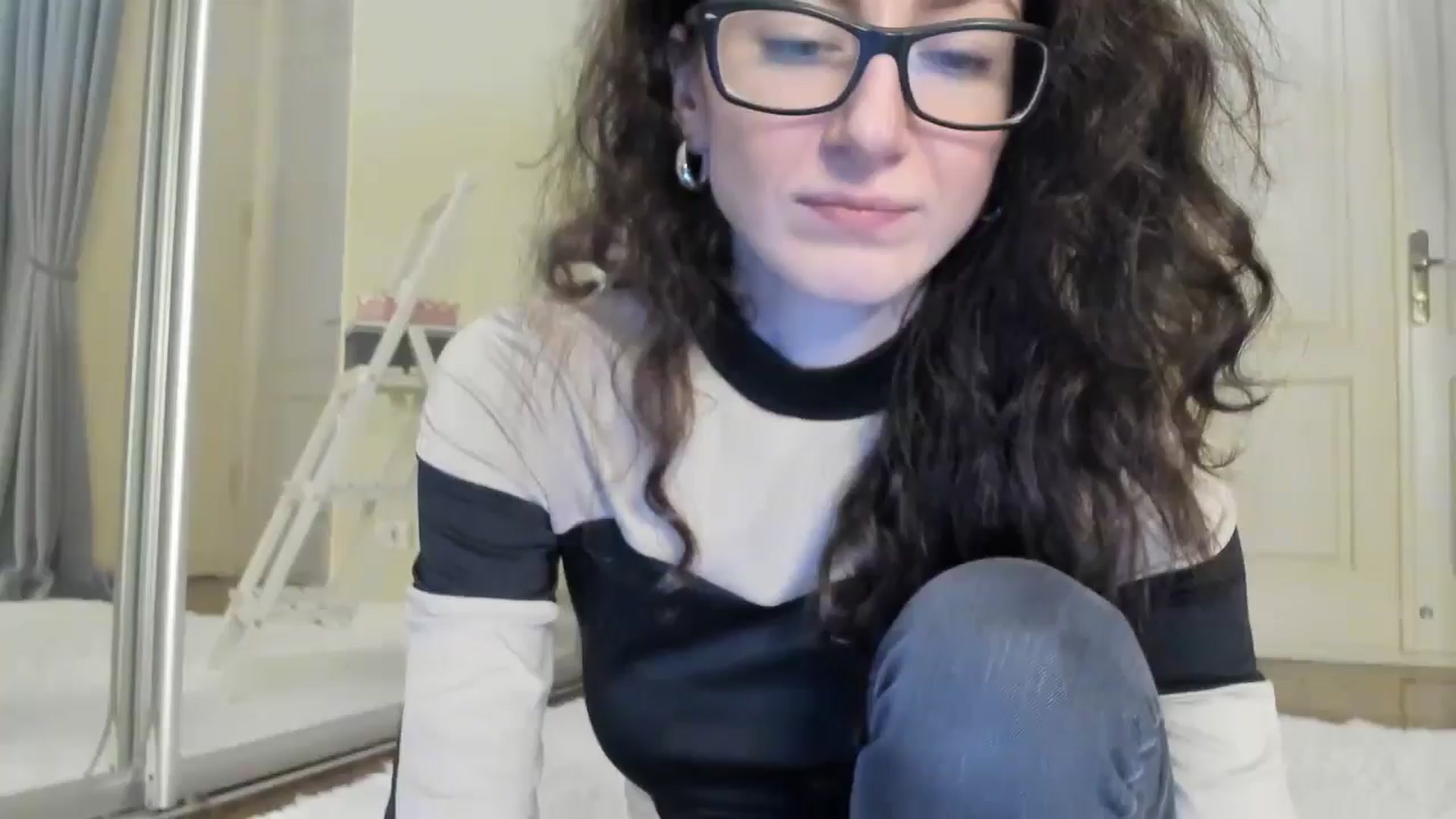 Gallery image thumbnail from Baby_Jewel's myfreecams stream on, 09/18/2024, 14:03 image 12 of 20