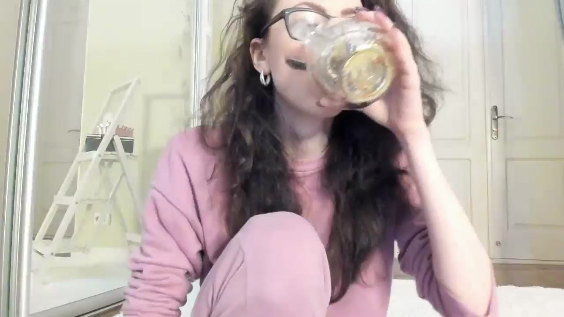 Gallery image thumbnail from Baby_Jewel's myfreecams stream on, 10/01/2024, 08:51 image 1 of 20