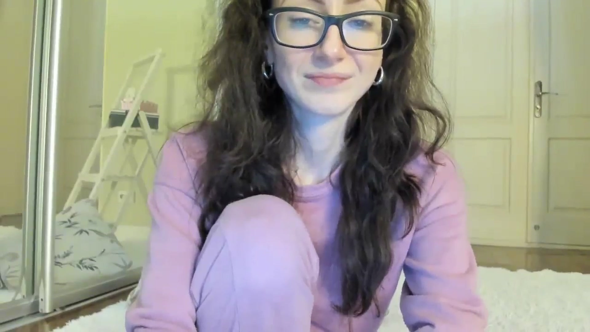 Gallery image thumbnail from Baby_Jewel's myfreecams stream on, 10/01/2024, 12:50 image 5 of 20
