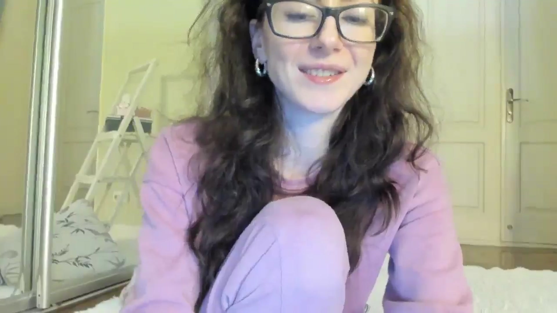 Gallery image thumbnail from Baby_Jewel's myfreecams stream on, 10/01/2024, 12:50 image 10 of 20