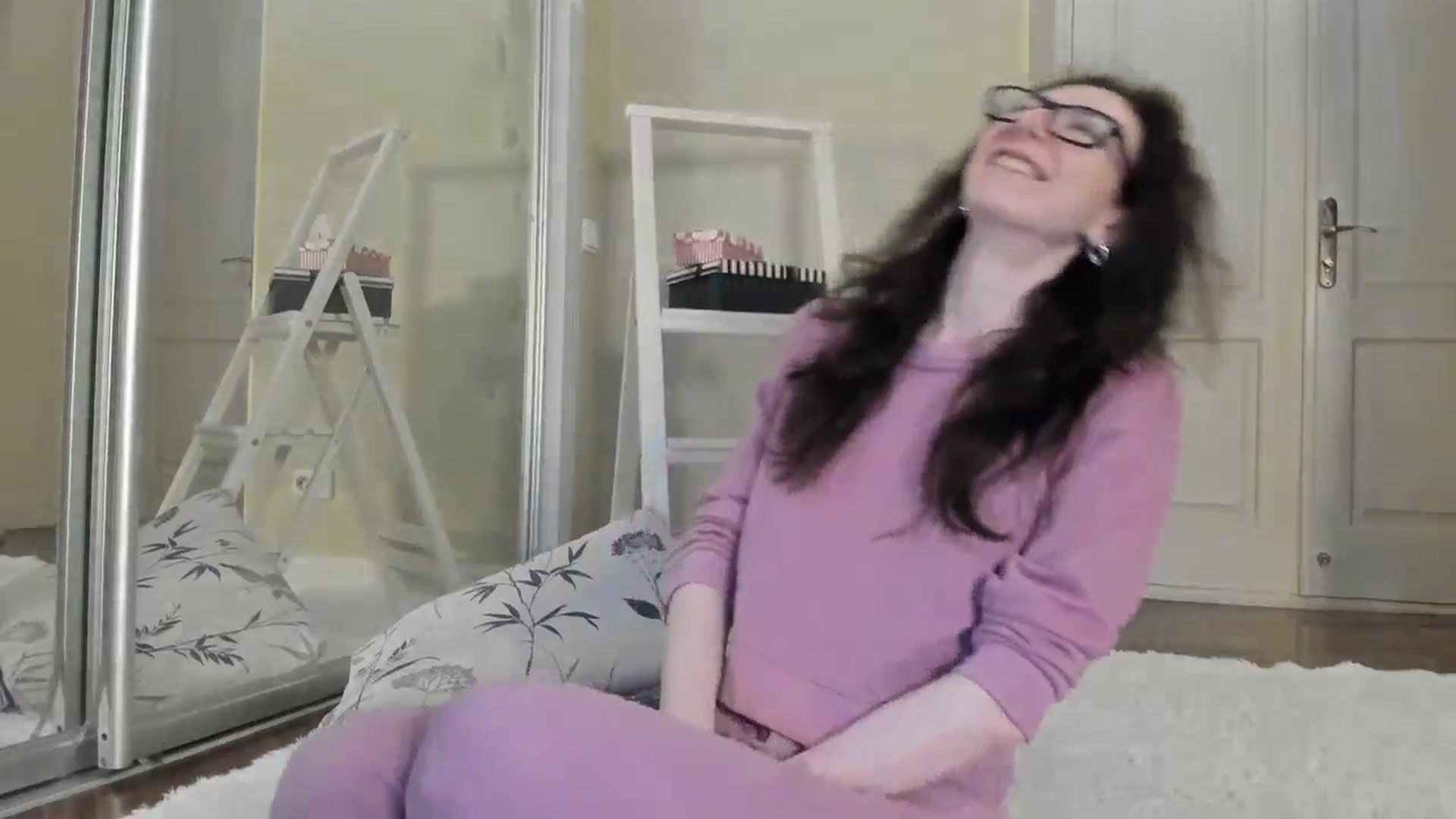 Gallery image thumbnail from Baby_Jewel's myfreecams stream on, 10/01/2024, 12:50 image 3 of 20