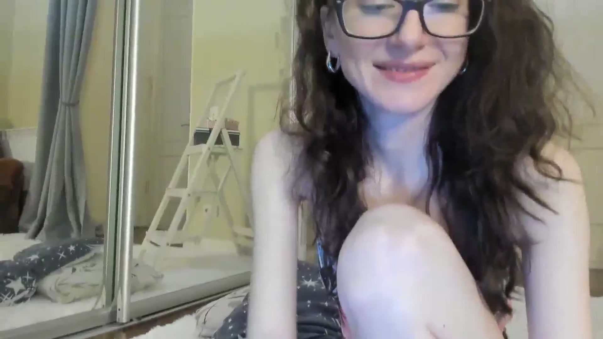 Gallery image thumbnail from Baby_Jewel's myfreecams stream on, 10/03/2024, 14:05 image 2 of 20