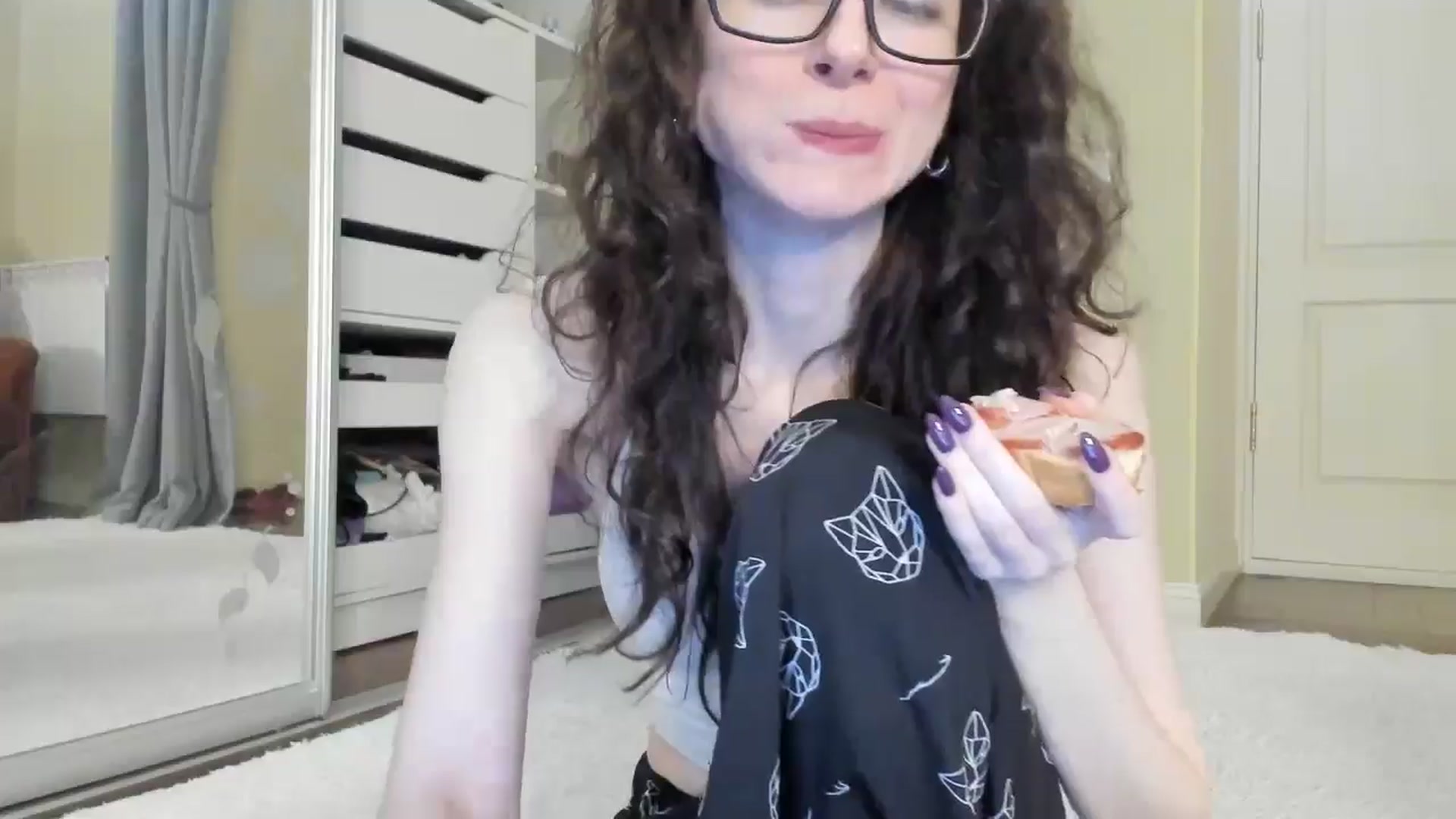 Gallery image thumbnail from Baby_Jewel's myfreecams stream on, 10/08/2024, 12:43 image 9 of 20