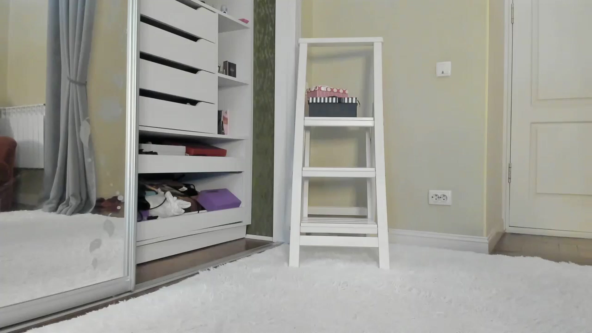 Gallery image thumbnail from Baby_Jewel's myfreecams stream on, 10/08/2024, 12:43 image 7 of 20