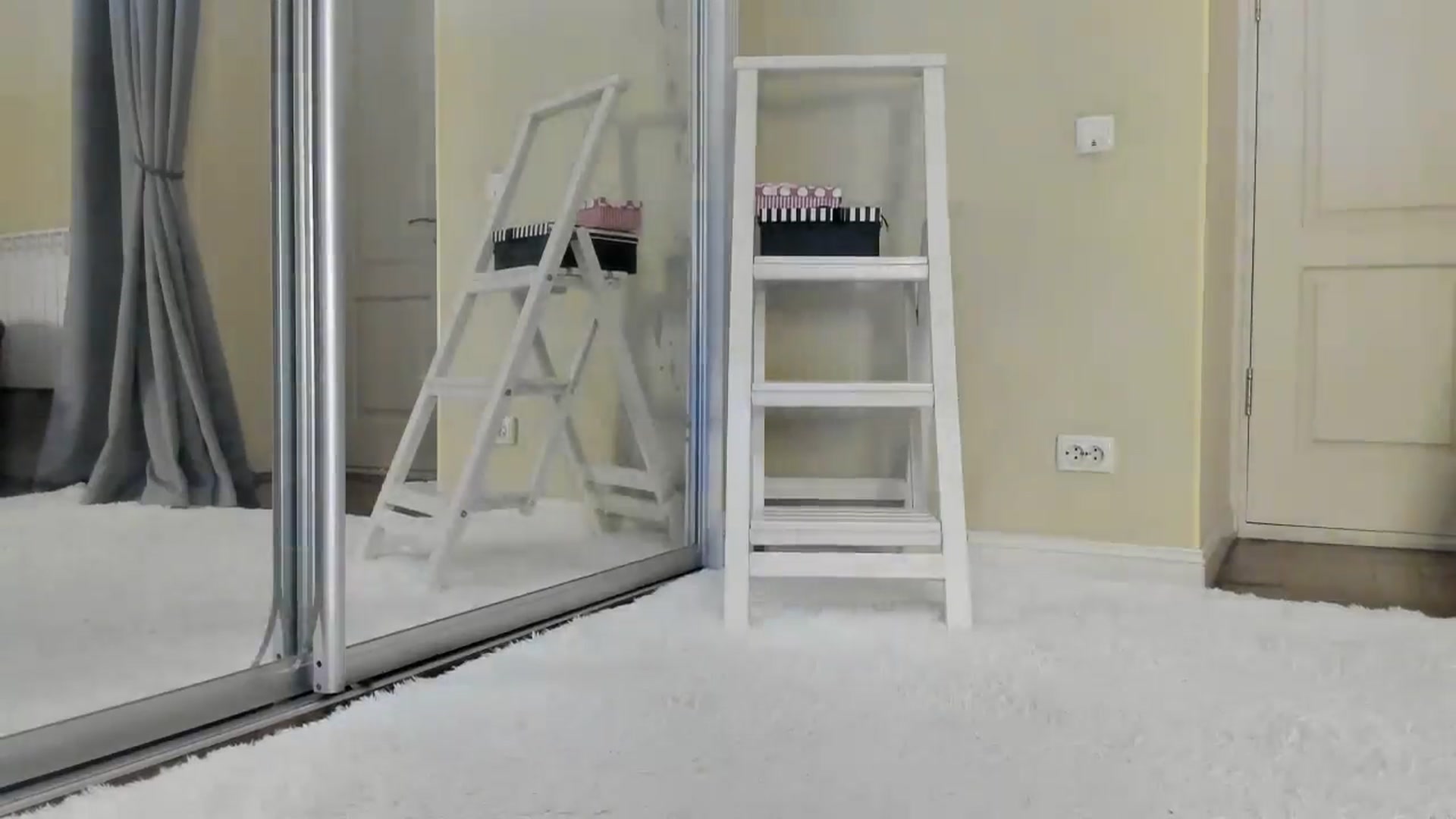 Gallery image thumbnail from Baby_Jewel's myfreecams stream on, 10/10/2024, 12:42 image 12 of 20