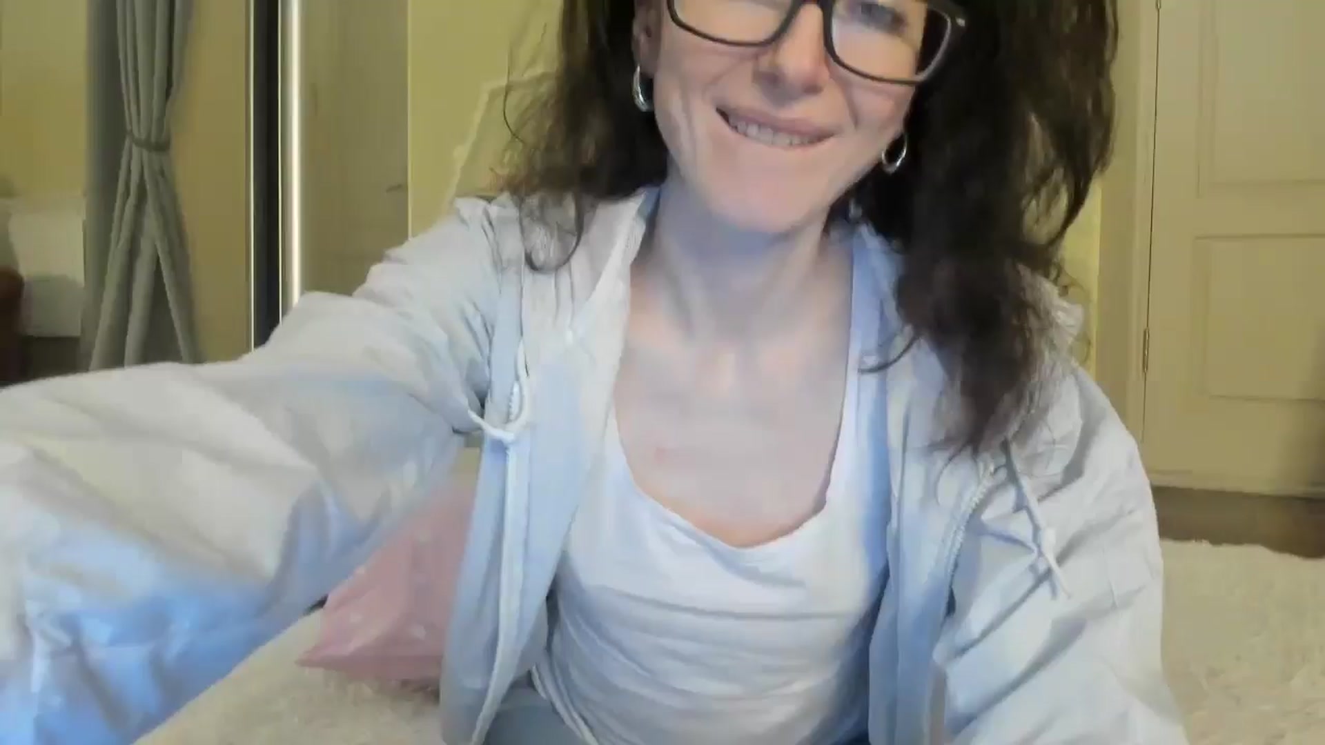 Gallery image thumbnail from Baby_Jewel's myfreecams stream on, 11/01/2024, 15:03 image 1 of 20