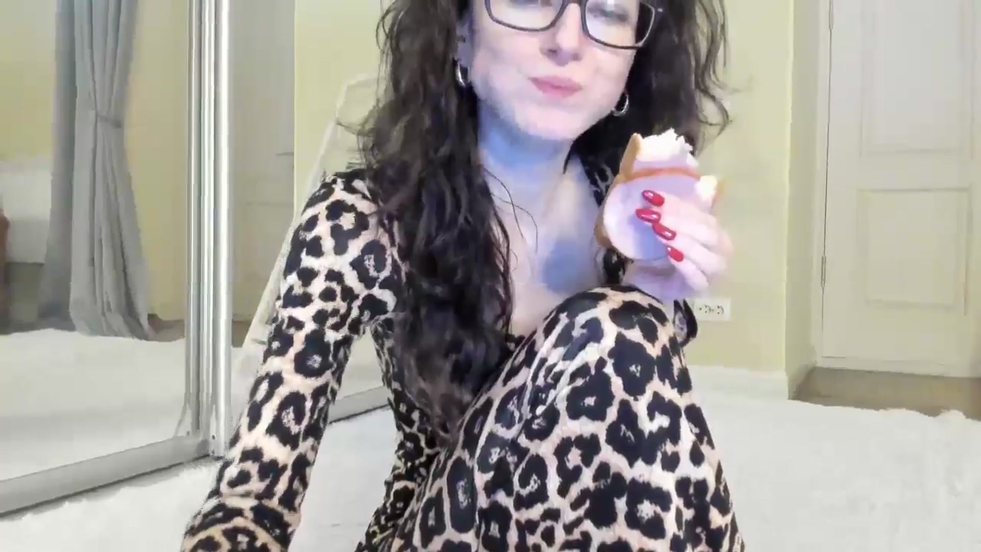 Gallery image thumbnail from Baby_Jewel's myfreecams stream on, 11/03/2024, 14:16 image 2 of 20