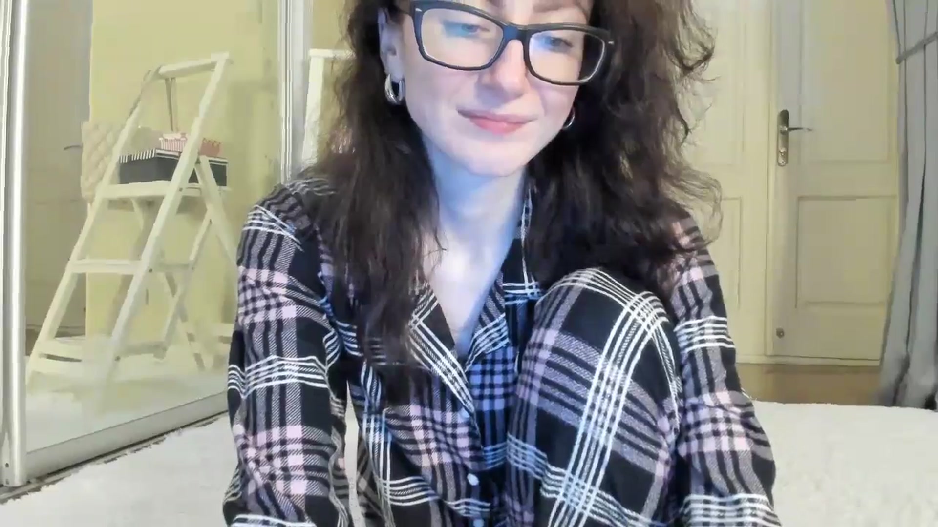 Gallery image thumbnail from Baby_Jewel's myfreecams stream on, 11/10/2024, 10:30 image 15 of 20