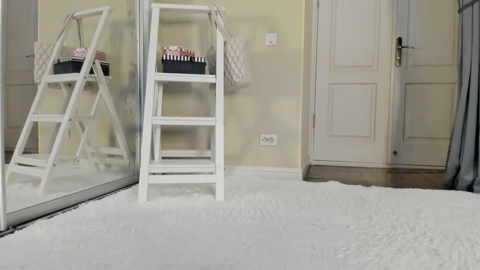 Gallery image thumbnail from Baby_Jewel's myfreecams stream on, 11/10/2024, 10:30 image 7 of 20