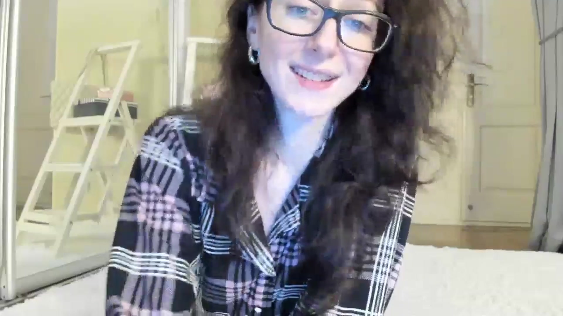 Gallery image thumbnail from Baby_Jewel's myfreecams stream on, 11/10/2024, 10:30 image 16 of 20