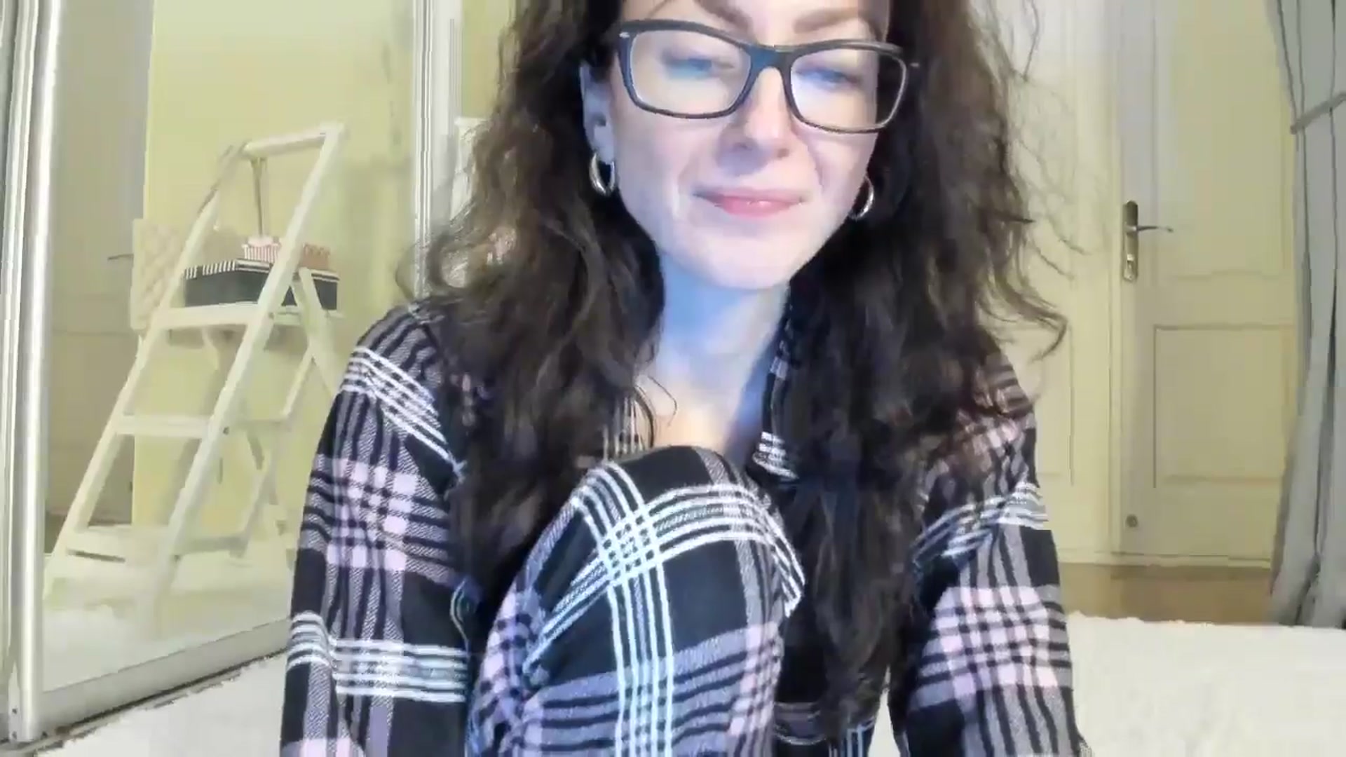Gallery image thumbnail from Baby_Jewel's myfreecams stream on, 11/10/2024, 11:08 image 9 of 20