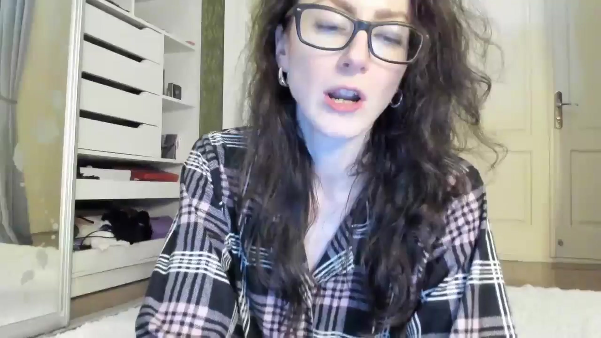Gallery image thumbnail from Baby_Jewel's myfreecams stream on, 11/10/2024, 15:03 image 8 of 20
