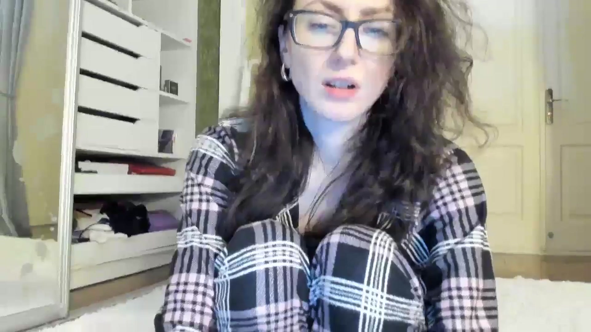 Gallery image thumbnail from Baby_Jewel's myfreecams stream on, 11/10/2024, 15:03 image 6 of 20