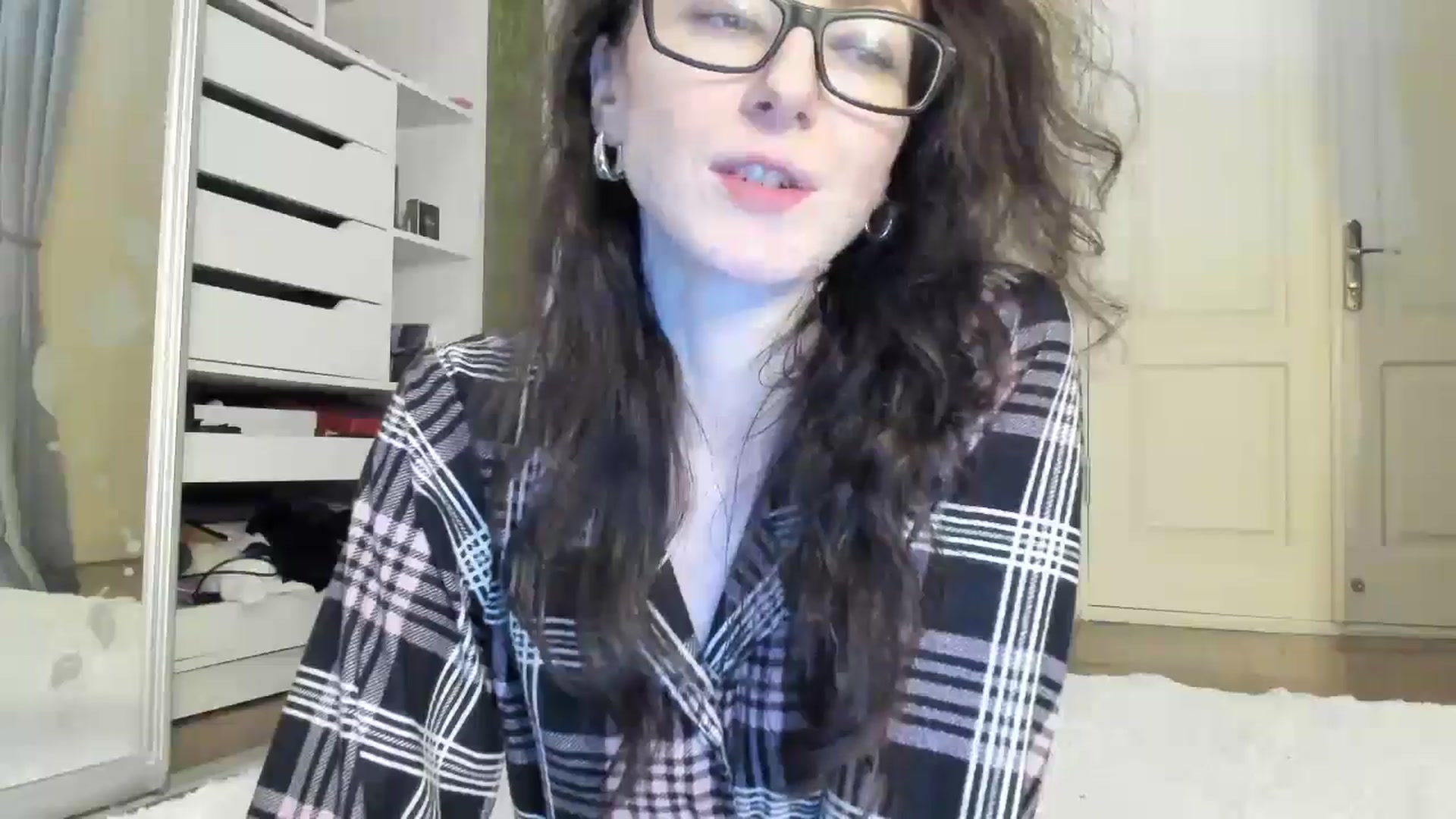 Gallery image thumbnail from Baby_Jewel's myfreecams stream on, 11/10/2024, 15:03 image 9 of 20