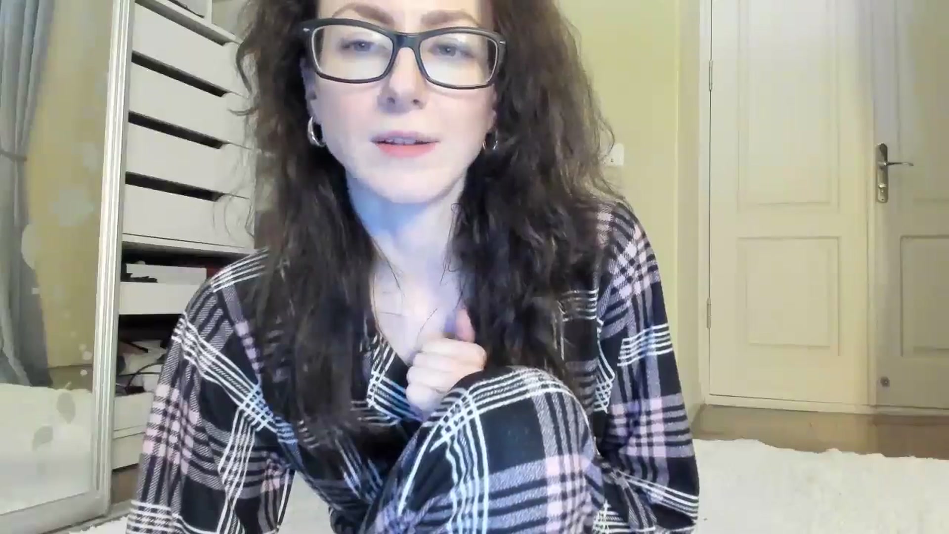 Gallery image thumbnail from Baby_Jewel's myfreecams stream on, 11/10/2024, 15:03 image 16 of 20