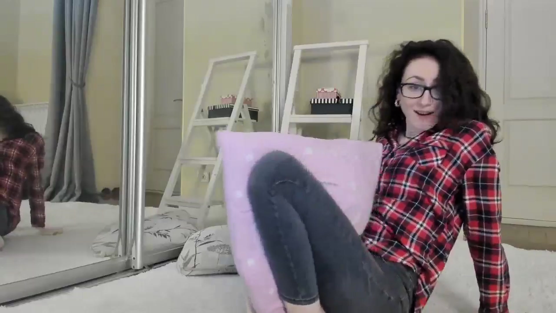 Gallery image thumbnail from Baby_Jewel's myfreecams stream on, 11/22/2024, 13:52 image 6 of 20