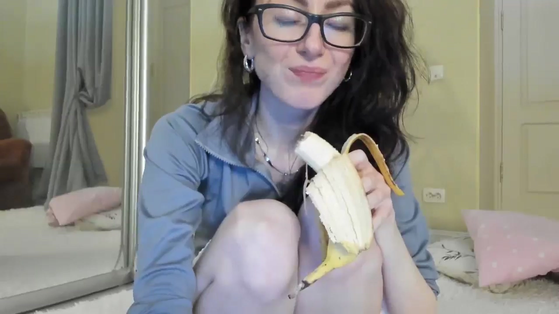 Gallery image thumbnail from Baby_Jewel's myfreecams stream on, 11/23/2024, 15:22 image 4 of 20