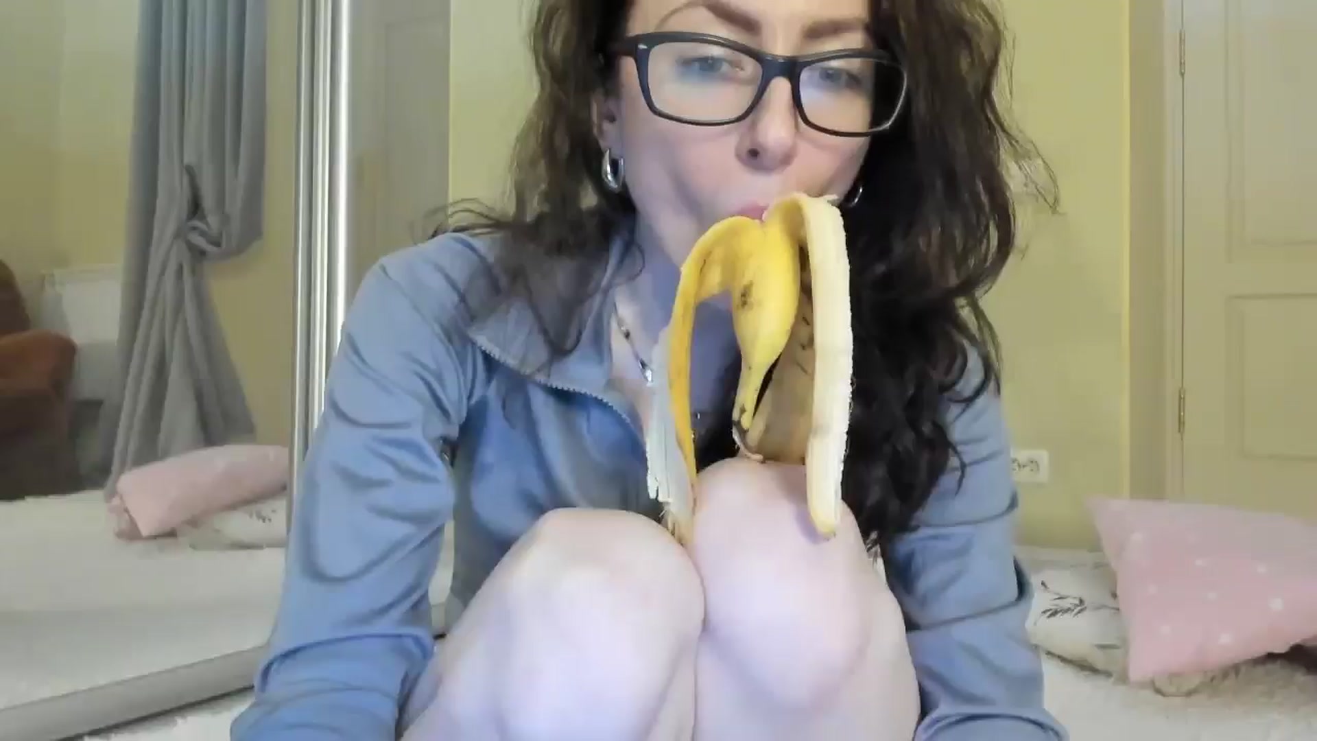 Gallery image thumbnail from Baby_Jewel's myfreecams stream on, 11/23/2024, 15:22 image 5 of 20
