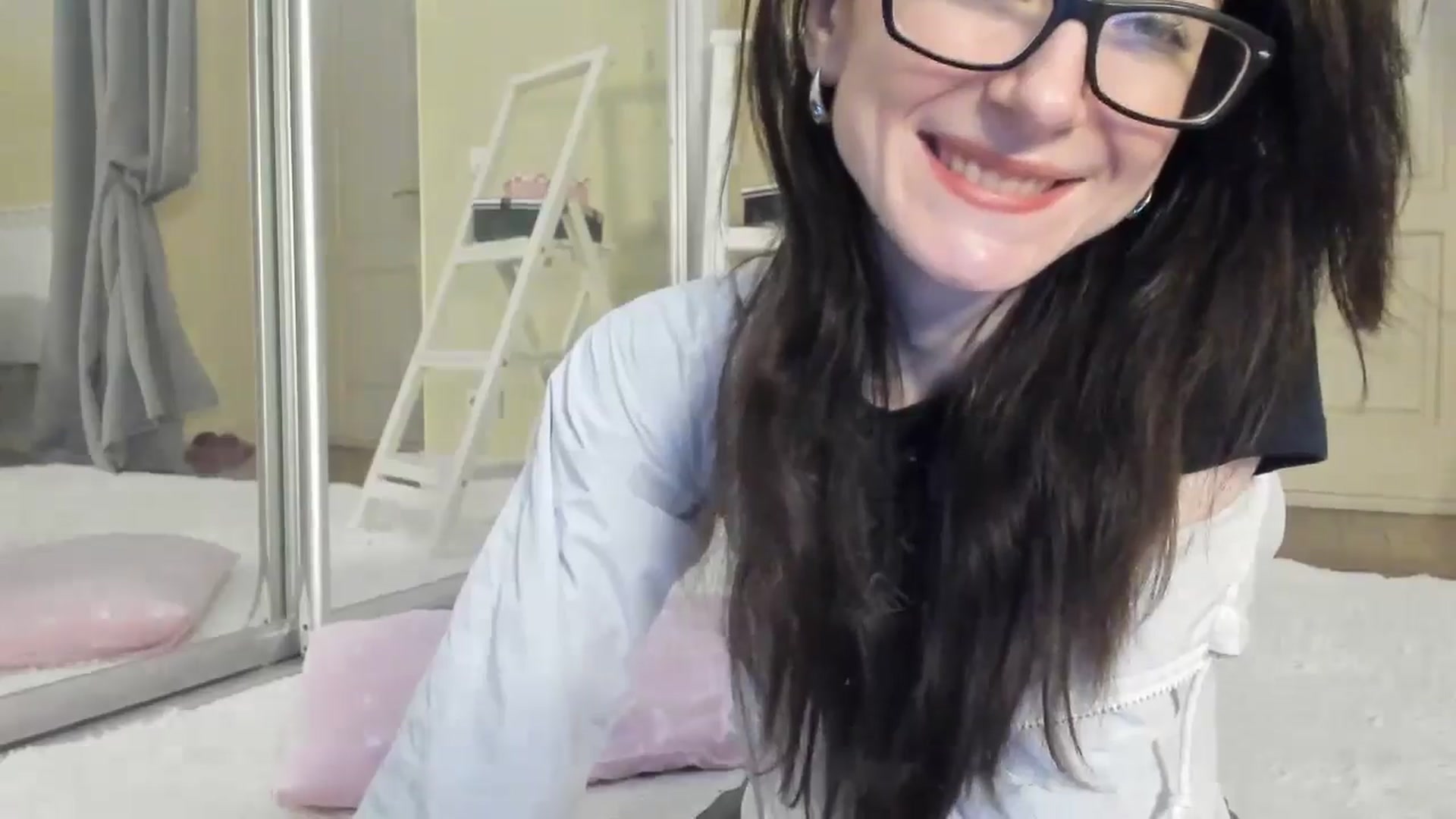 Gallery image thumbnail from Baby_Jewel's myfreecams stream on, 11/27/2024, 12:03 image 14 of 20