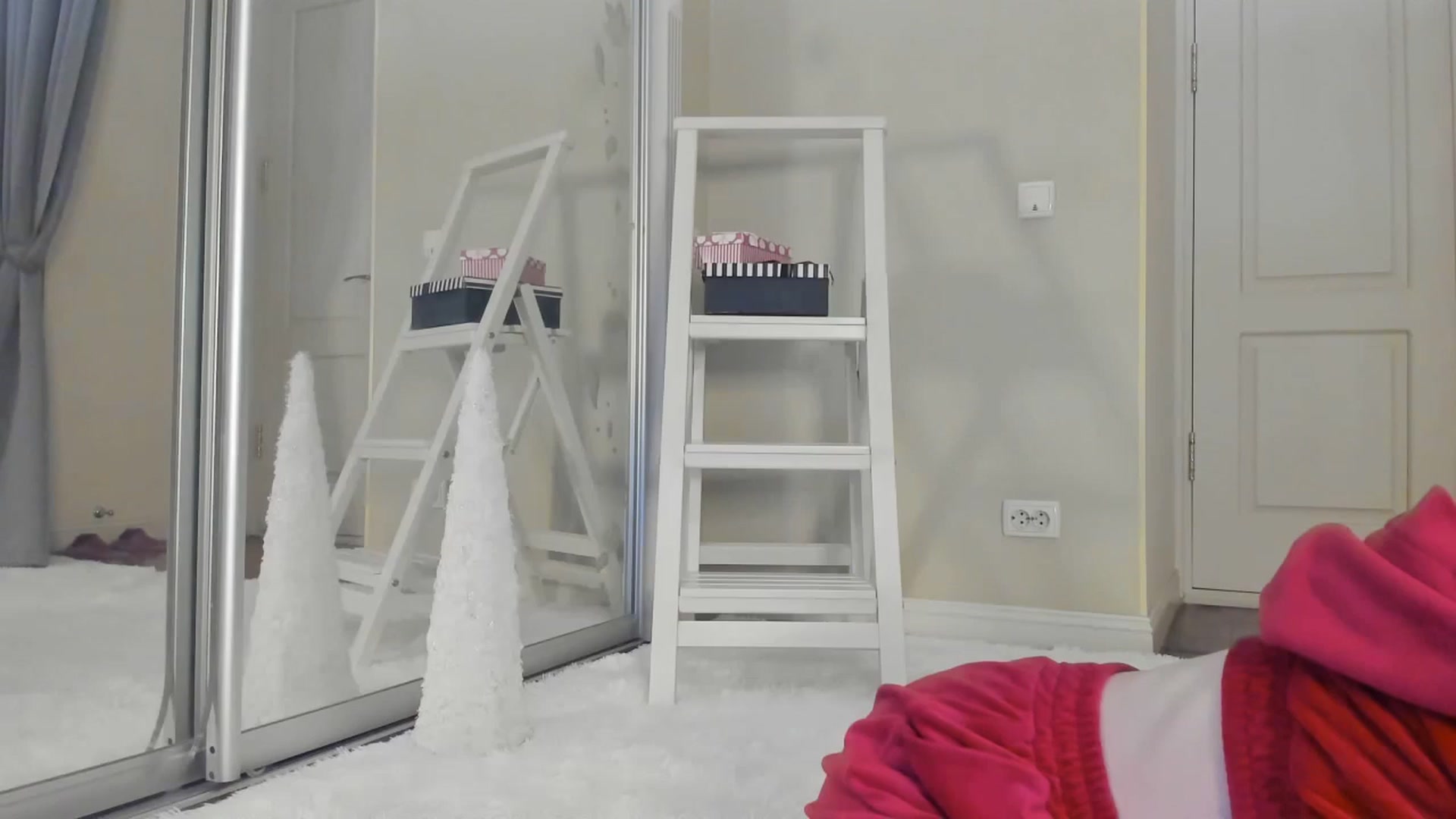 Gallery image thumbnail from Baby_Jewel's myfreecams stream on, 12/19/2024, 17:10 image 7 of 20