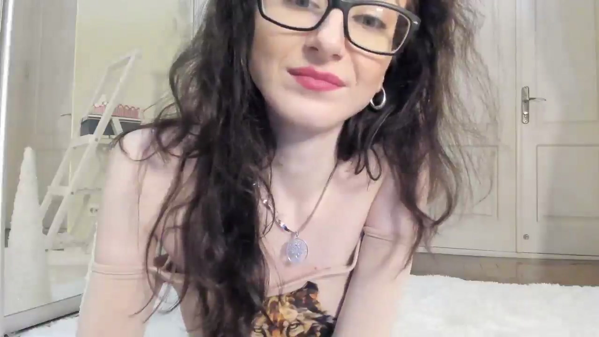 Gallery image thumbnail from Baby_Jewel's myfreecams stream on, 12/20/2024, 14:38 image 10 of 20