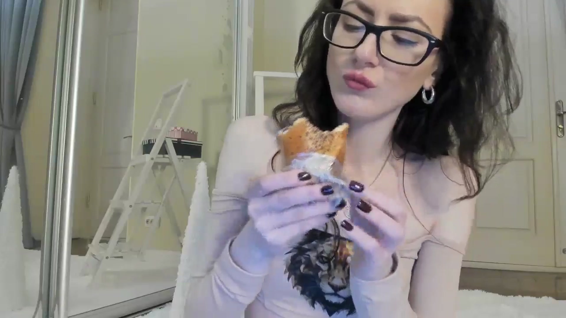 Gallery image thumbnail from Baby_Jewel's myfreecams stream on, 12/20/2024, 16:54 image 14 of 20
