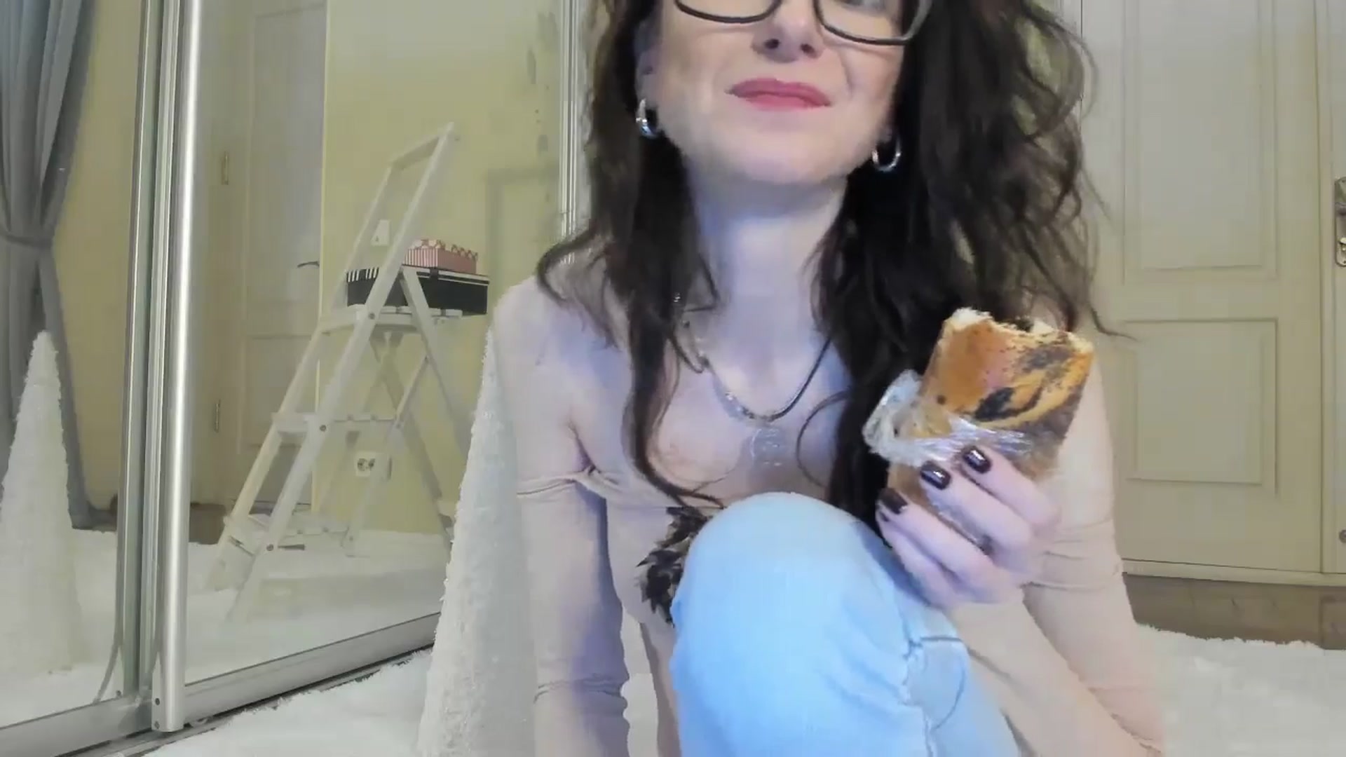 Gallery image thumbnail from Baby_Jewel's myfreecams stream on, 12/20/2024, 16:54 image 4 of 20