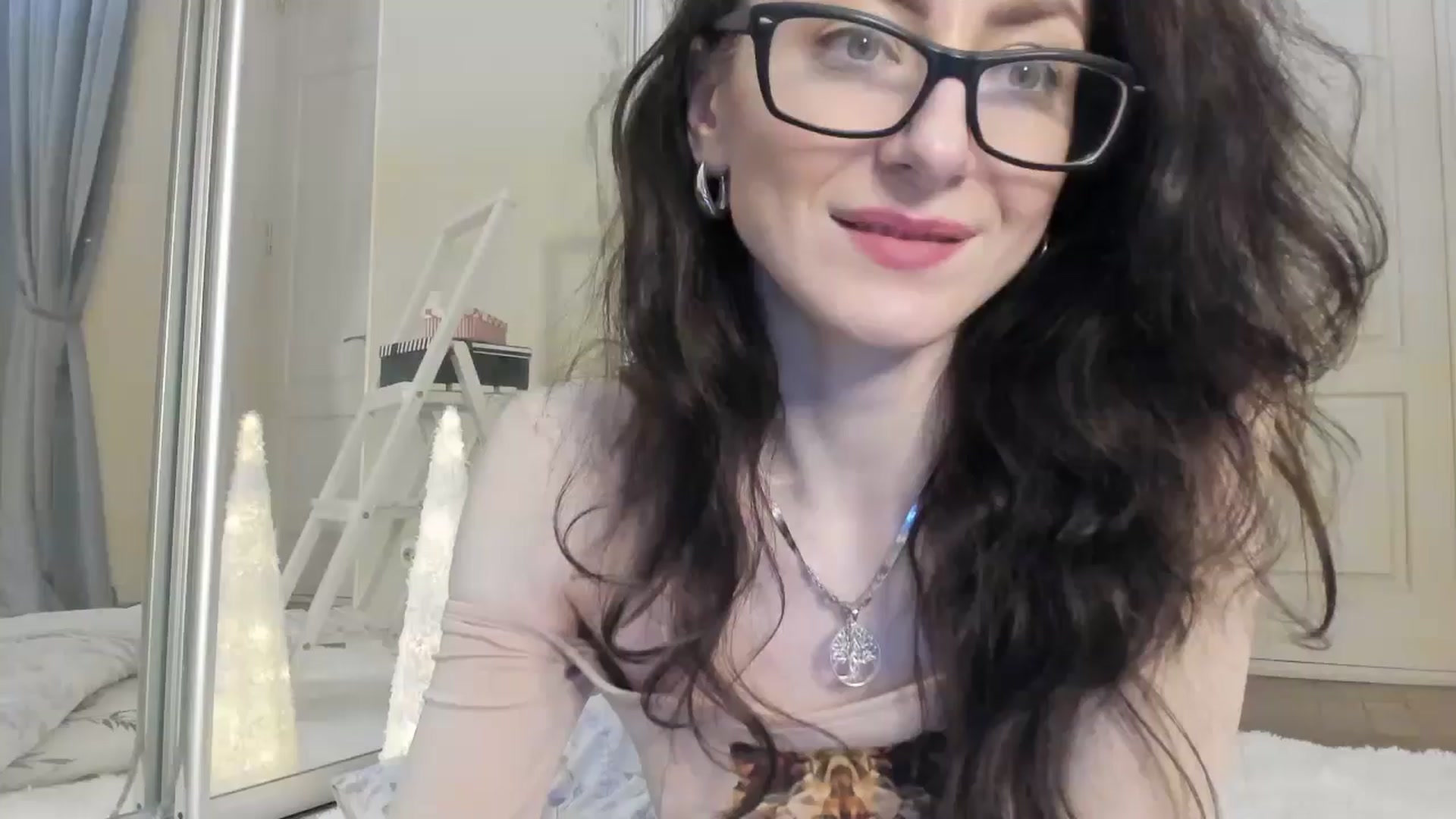 Gallery image thumbnail from Baby_Jewel's myfreecams stream on, 12/20/2024, 20:35 image 5 of 20