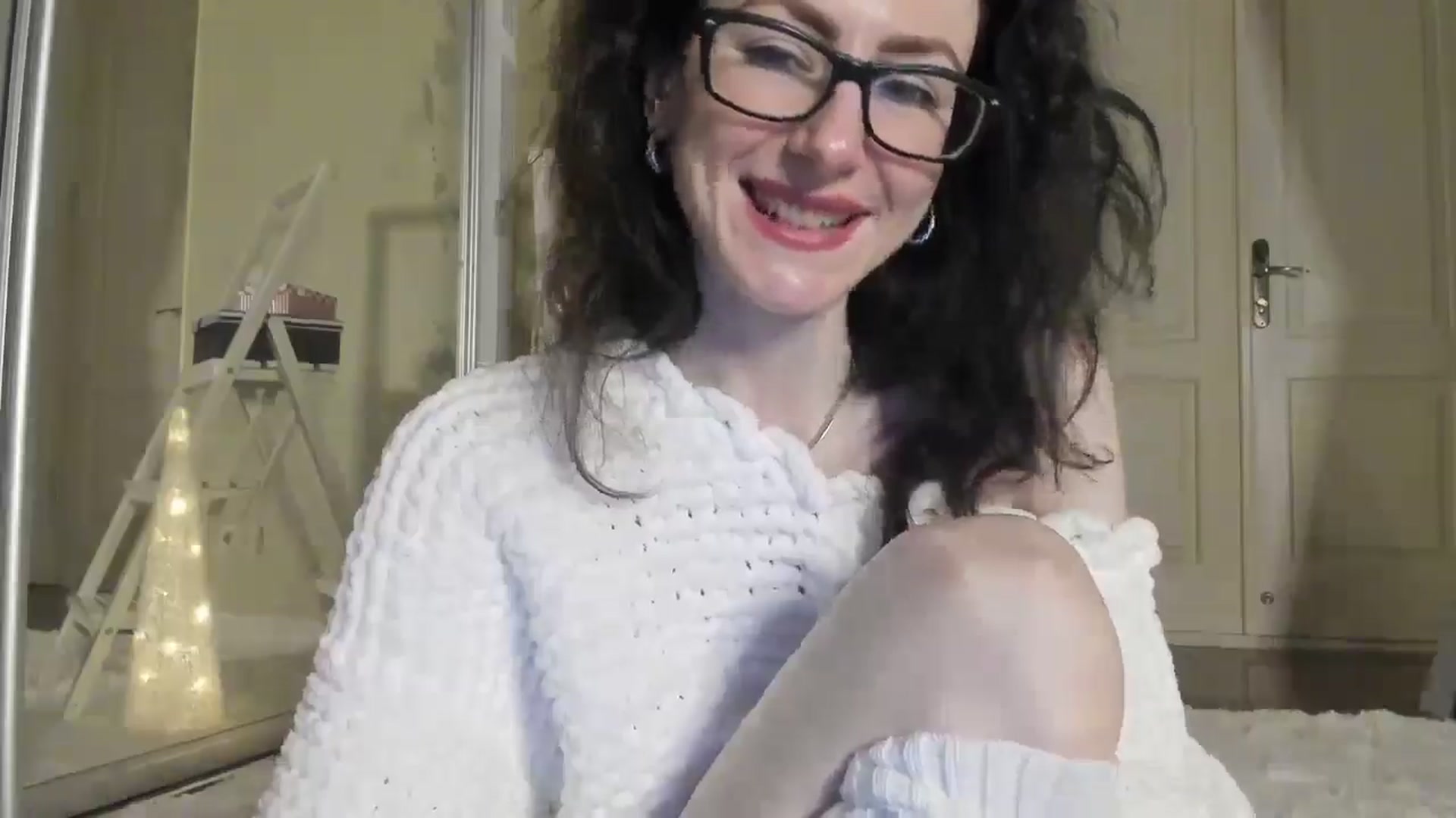 Gallery image thumbnail from Baby_Jewel's myfreecams stream on, 12/22/2024, 12:16 image 18 of 20