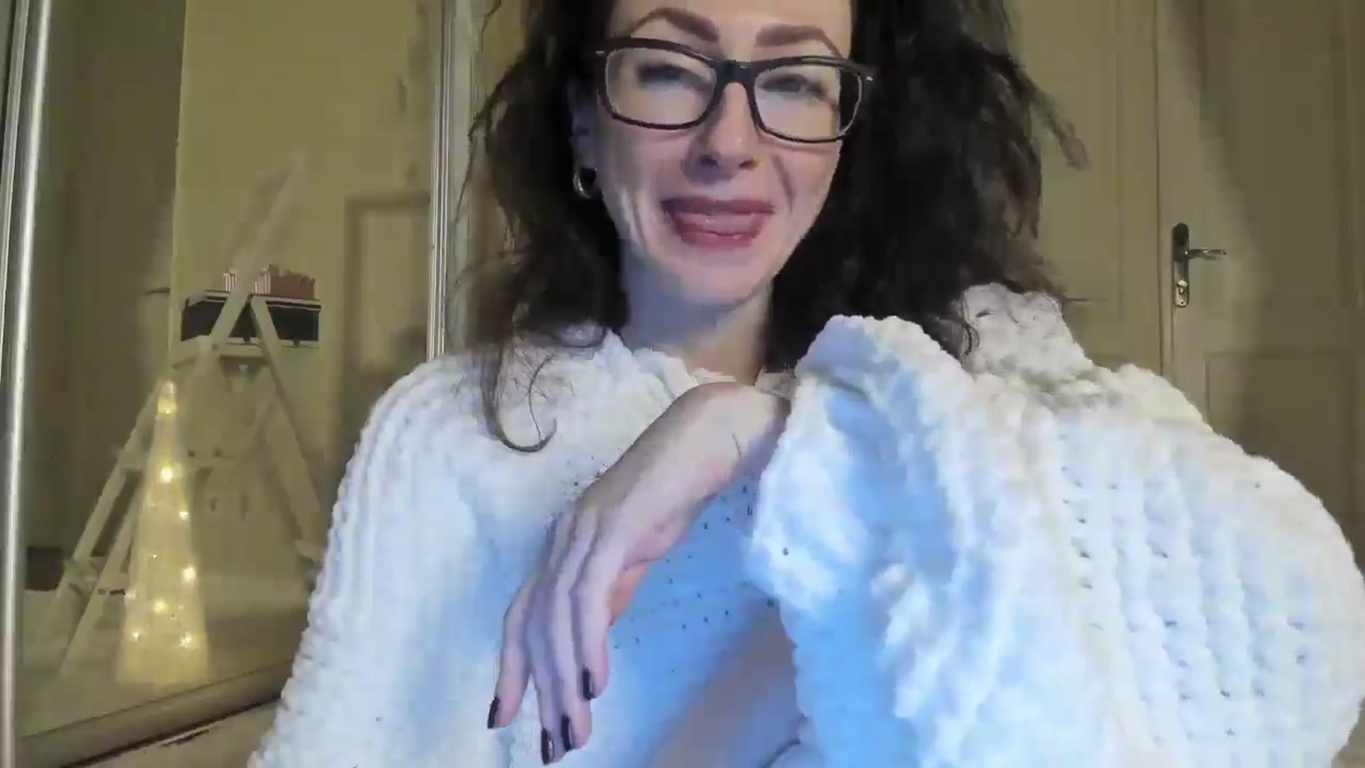 Gallery image thumbnail from Baby_Jewel's myfreecams stream on, 12/22/2024, 12:16 image 17 of 20