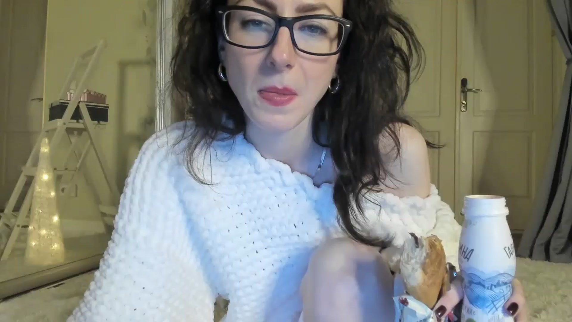 Gallery image thumbnail from Baby_Jewel's myfreecams stream on, 12/22/2024, 14:26 image 16 of 20