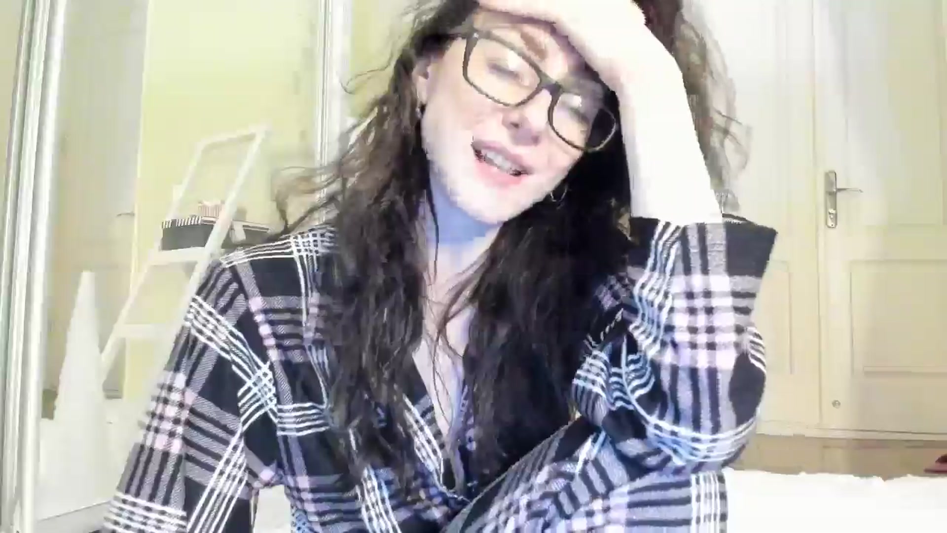 Gallery image thumbnail from Baby_Jewel's myfreecams stream on, 12/24/2024, 16:22 image 18 of 20