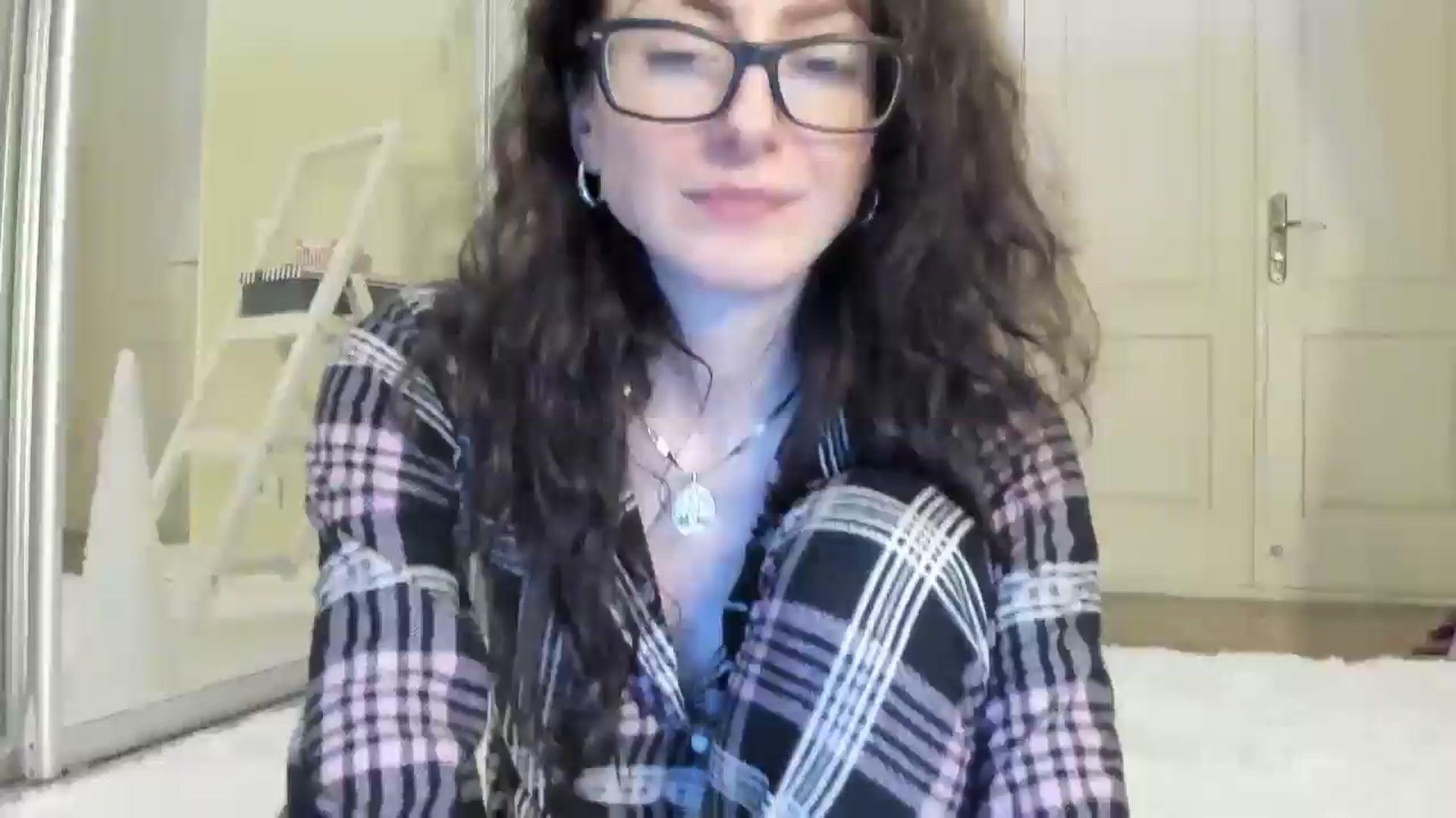 Gallery image thumbnail from Baby_Jewel's myfreecams stream on, 12/24/2024, 16:22 image 10 of 20