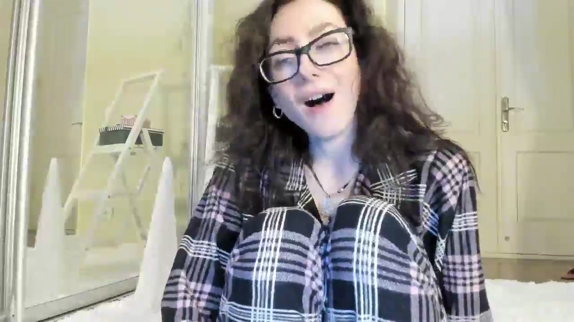 Gallery image thumbnail from Baby_Jewel's myfreecams stream on, 12/24/2024, 17:02 image 6 of 20