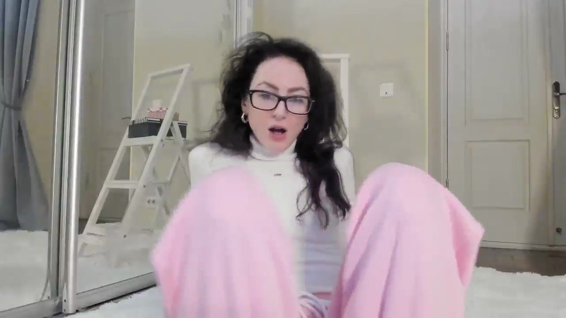 Gallery image thumbnail from Baby_Jewel's myfreecams stream on, 02/05/2025, 12:45 image 9 of 20