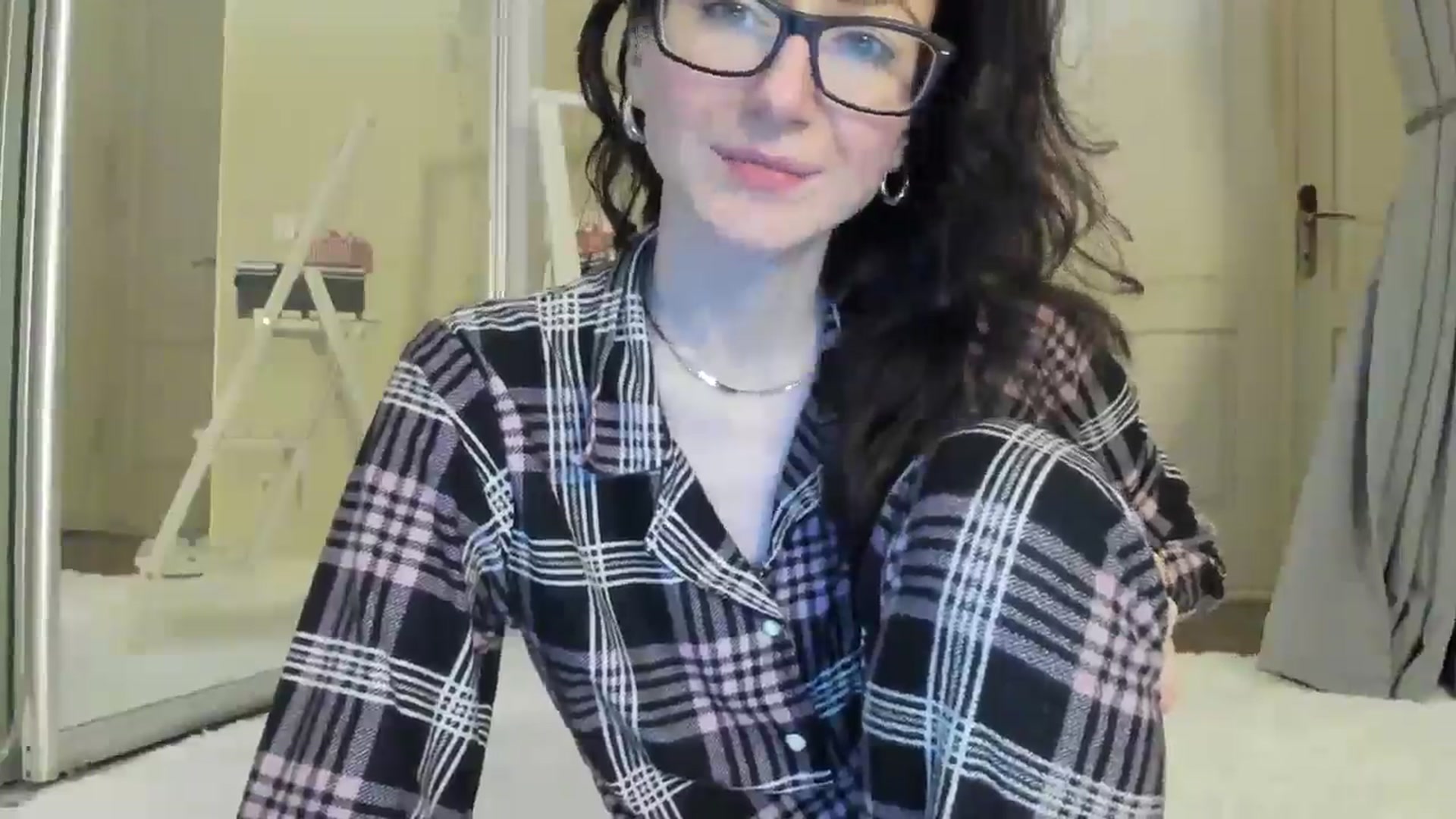 Gallery image thumbnail from Baby_Jewel's myfreecams stream on, 04/06/2025, 10:54 image 12 of 20