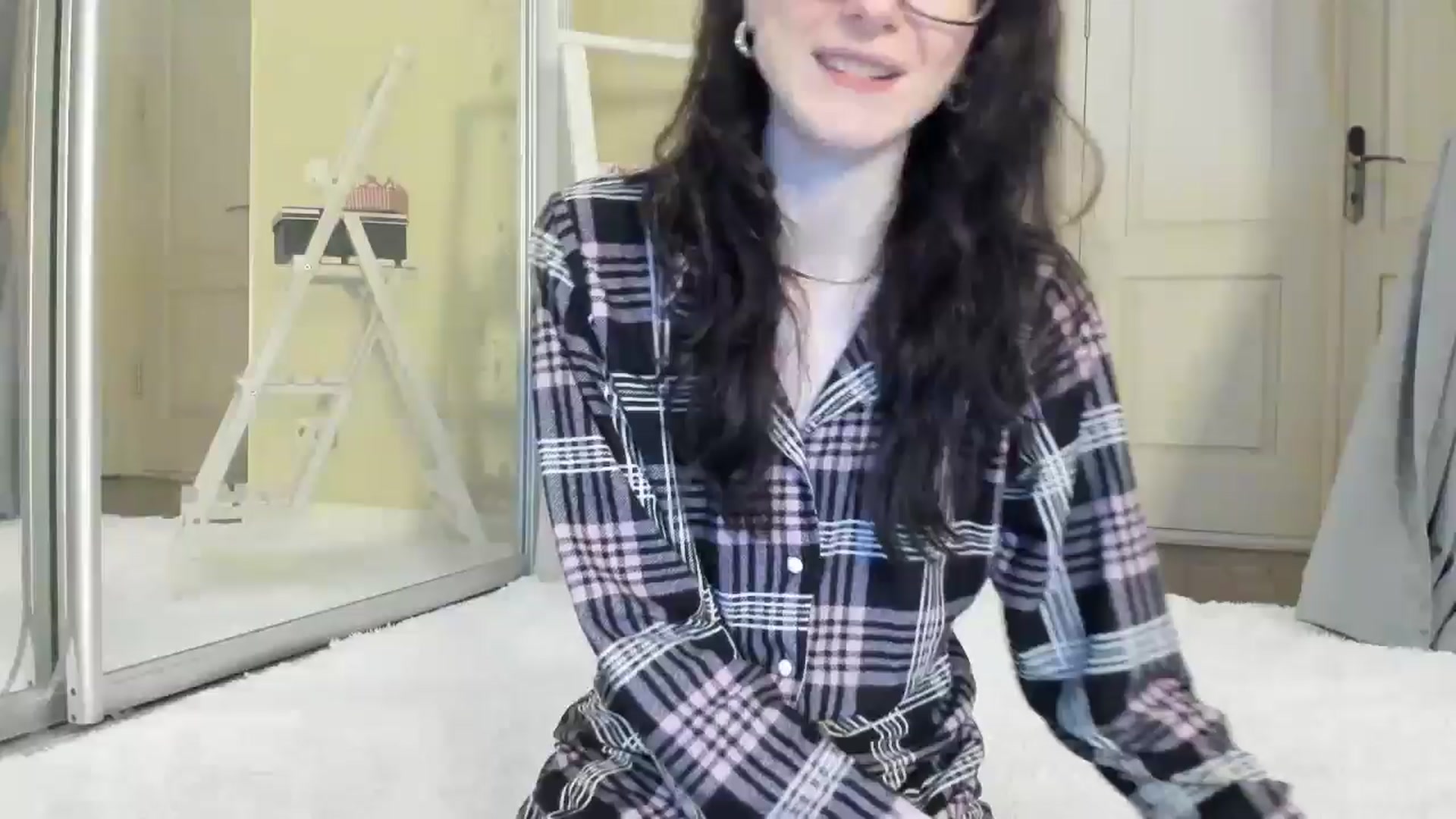 Gallery image thumbnail from Baby_Jewel's myfreecams stream on, 04/06/2025, 12:23 image 4 of 20