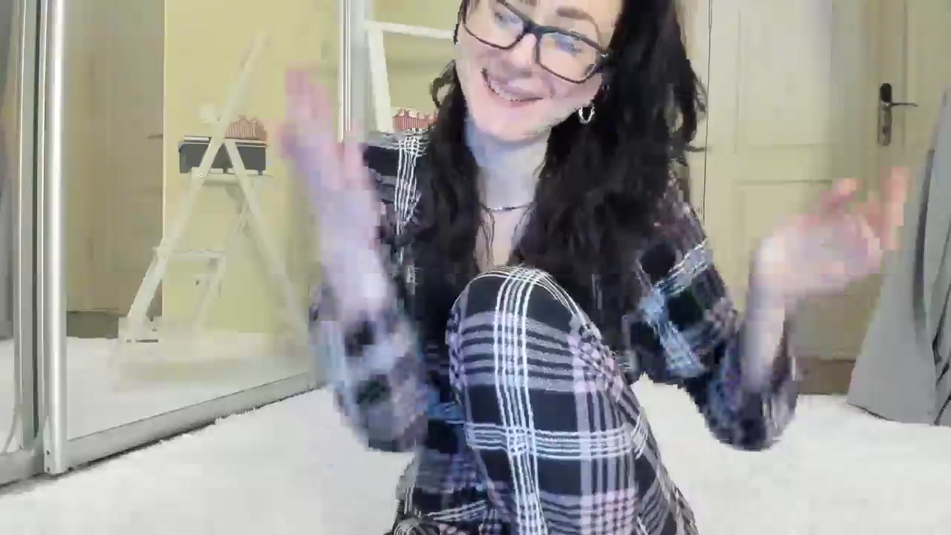 Gallery image thumbnail from Baby_Jewel's myfreecams stream on, 04/06/2025, 12:23 image 5 of 20
