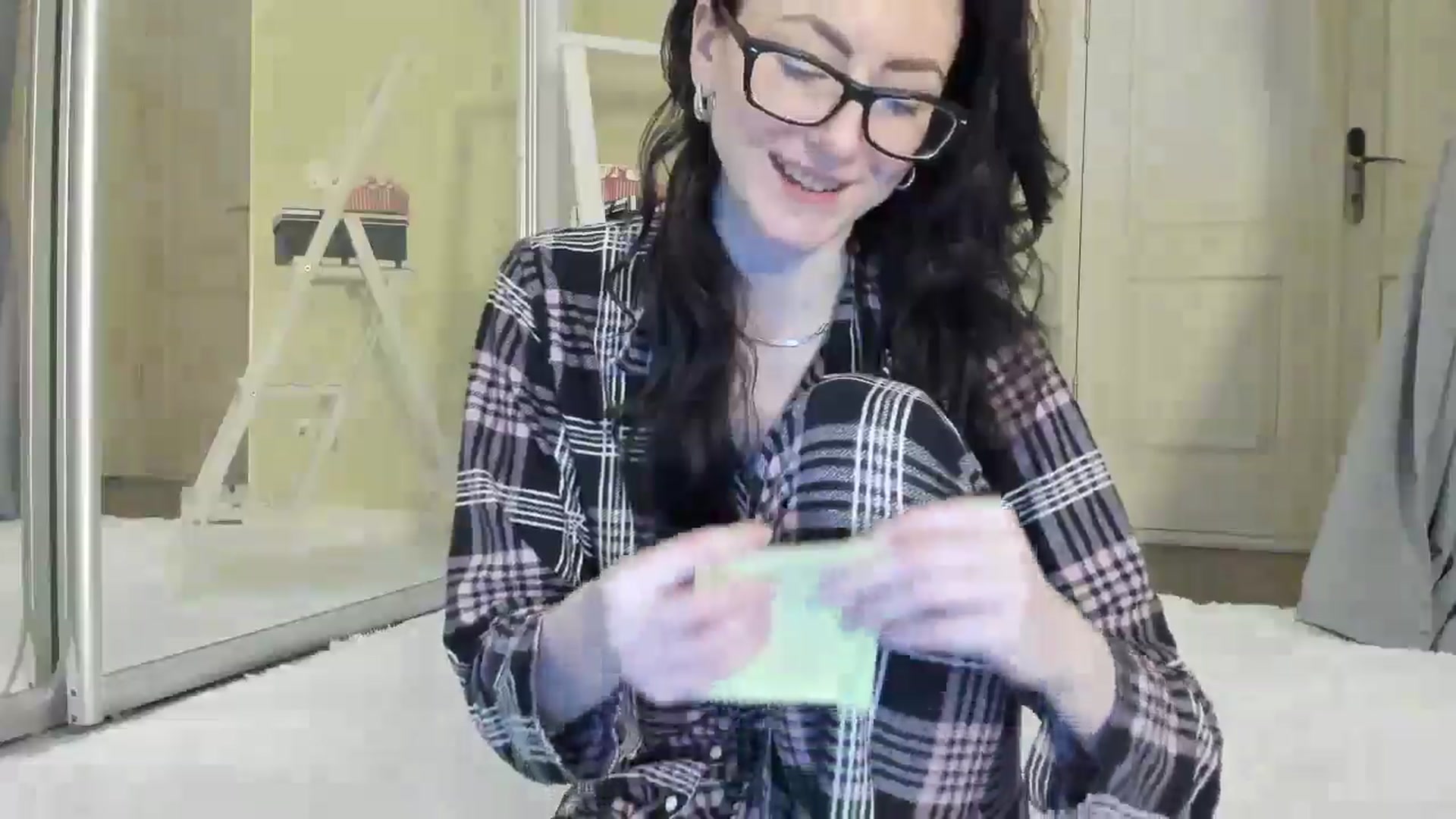 Gallery image thumbnail from Baby_Jewel's myfreecams stream on, 04/06/2025, 12:23 image 6 of 20