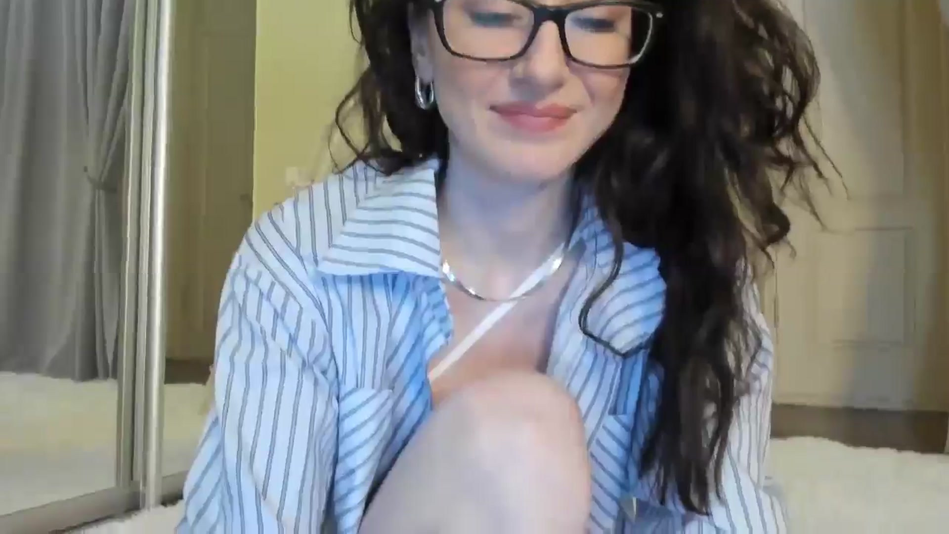 Gallery image thumbnail from Baby_Jewel's myfreecams stream on, 05/04/2025, 13:03 image 10 of 20