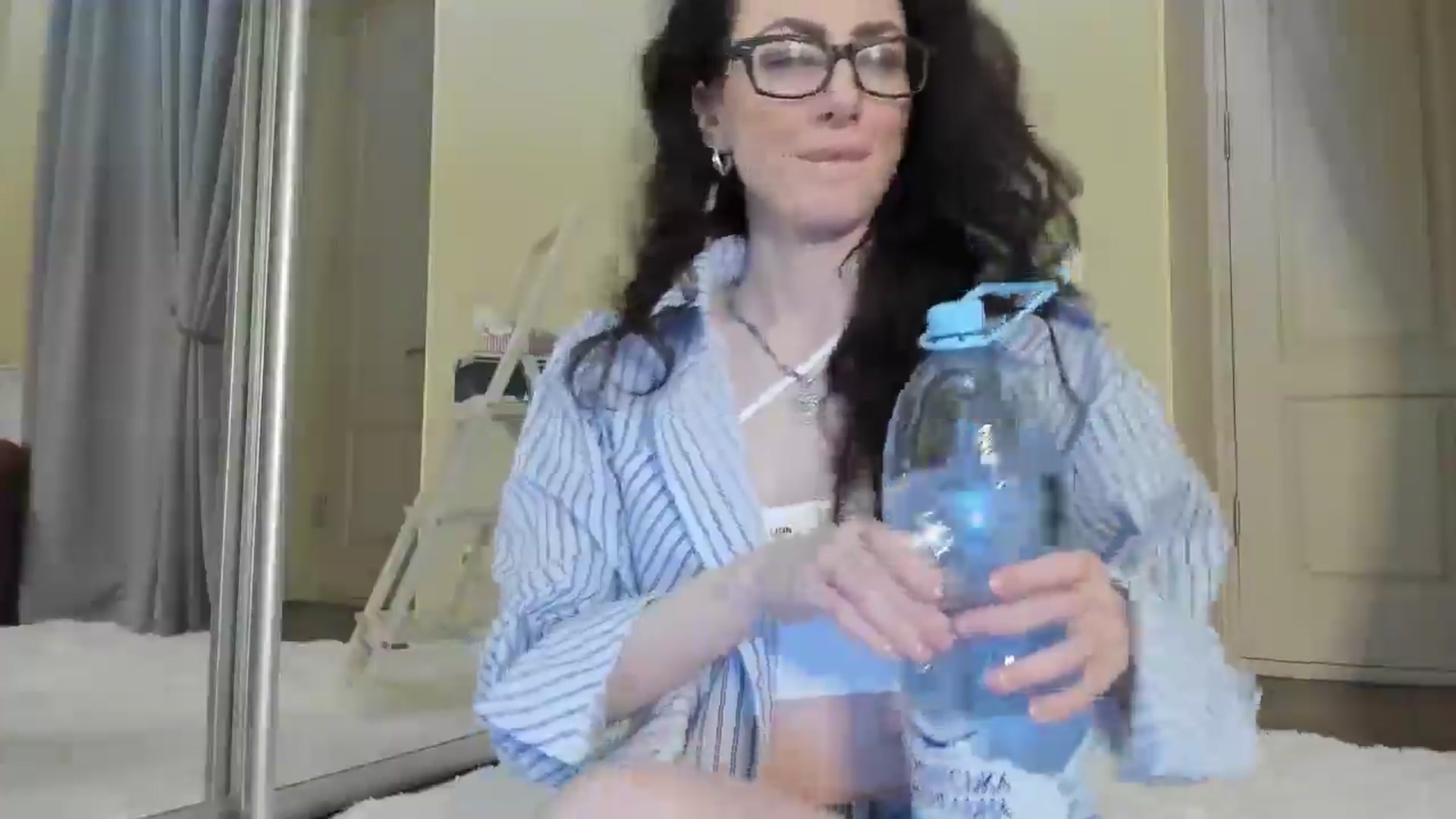 Gallery image thumbnail from Baby_Jewel's myfreecams stream on, 05/04/2025, 16:10 image 8 of 20