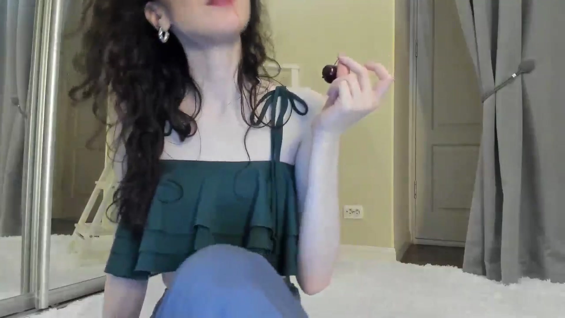 Gallery image thumbnail from Baby_Jewel's myfreecams stream on, 06/27/2025, 14:52 image 2 of 20