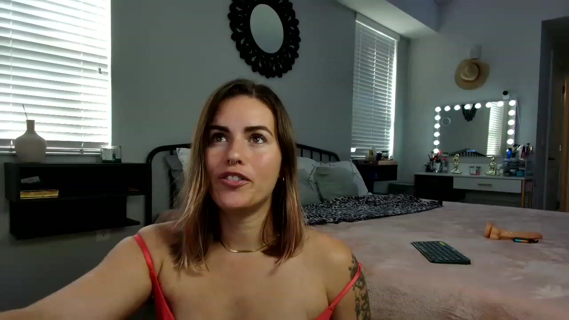 Gallery image thumbnail from Baby_Lena69's myfreecams stream on, 11/15/2022, 19:42 image 8 of 20