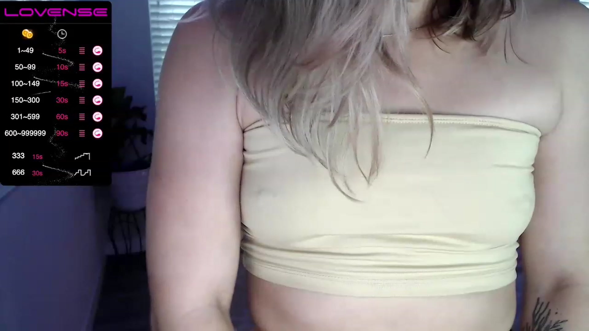 Gallery image thumbnail from Baby_Lena69's myfreecams stream on, 12/01/2022, 17:29 image 16 of 20