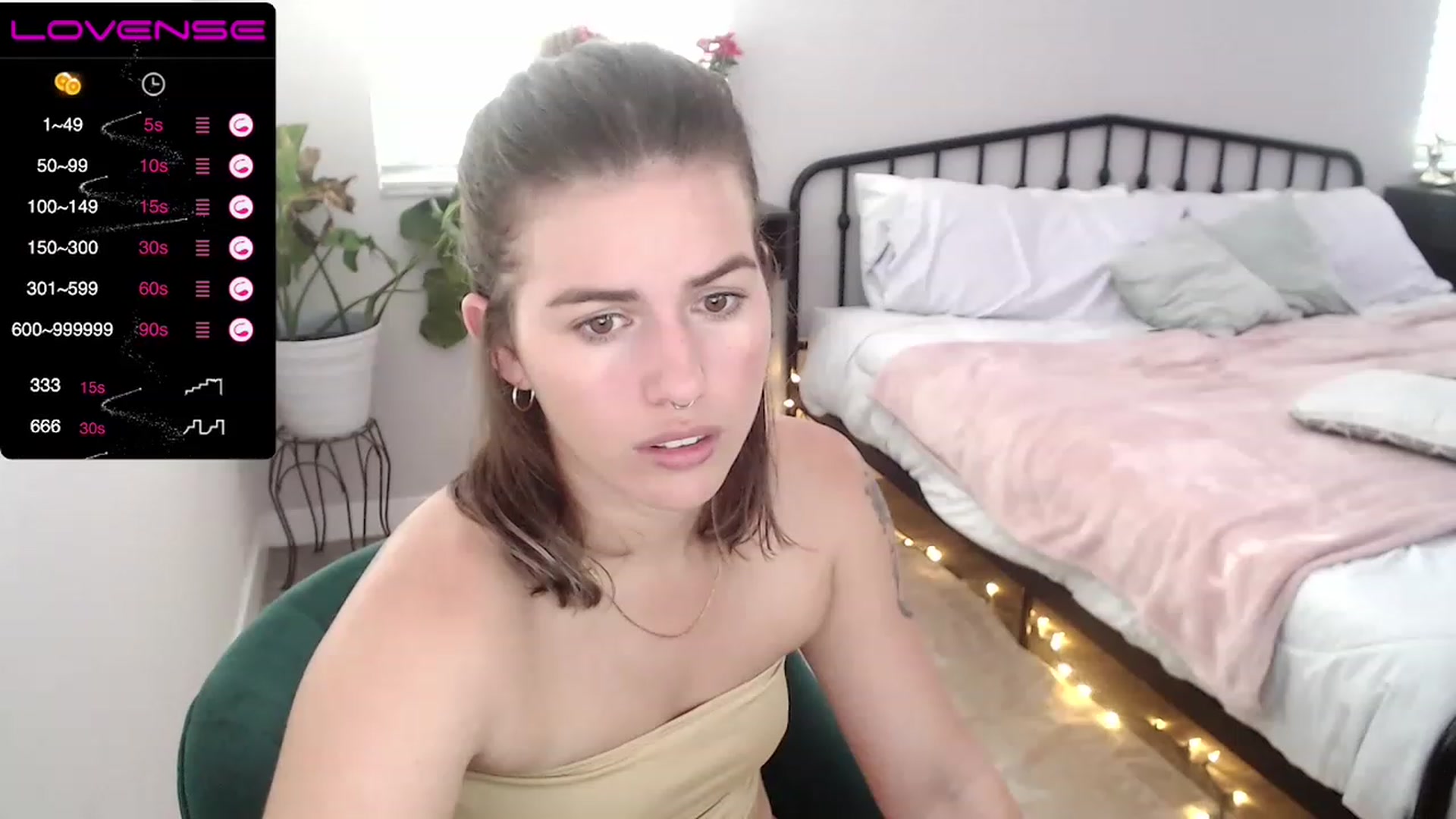 Gallery image thumbnail from Baby_Lena69's myfreecams stream on, 12/01/2022, 18:45 image 13 of 20