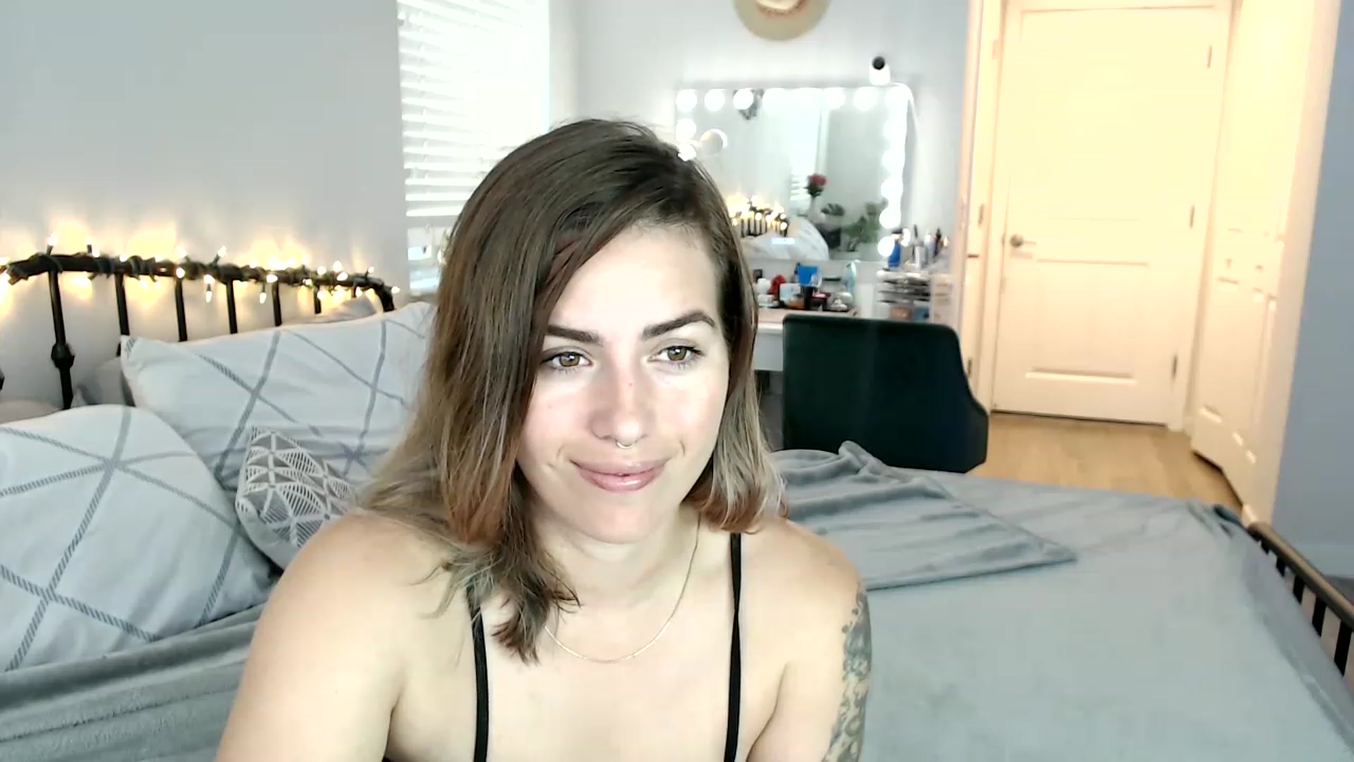 Gallery image thumbnail from Baby_Lena69's myfreecams stream on, 12/15/2022, 17:02 image 7 of 20