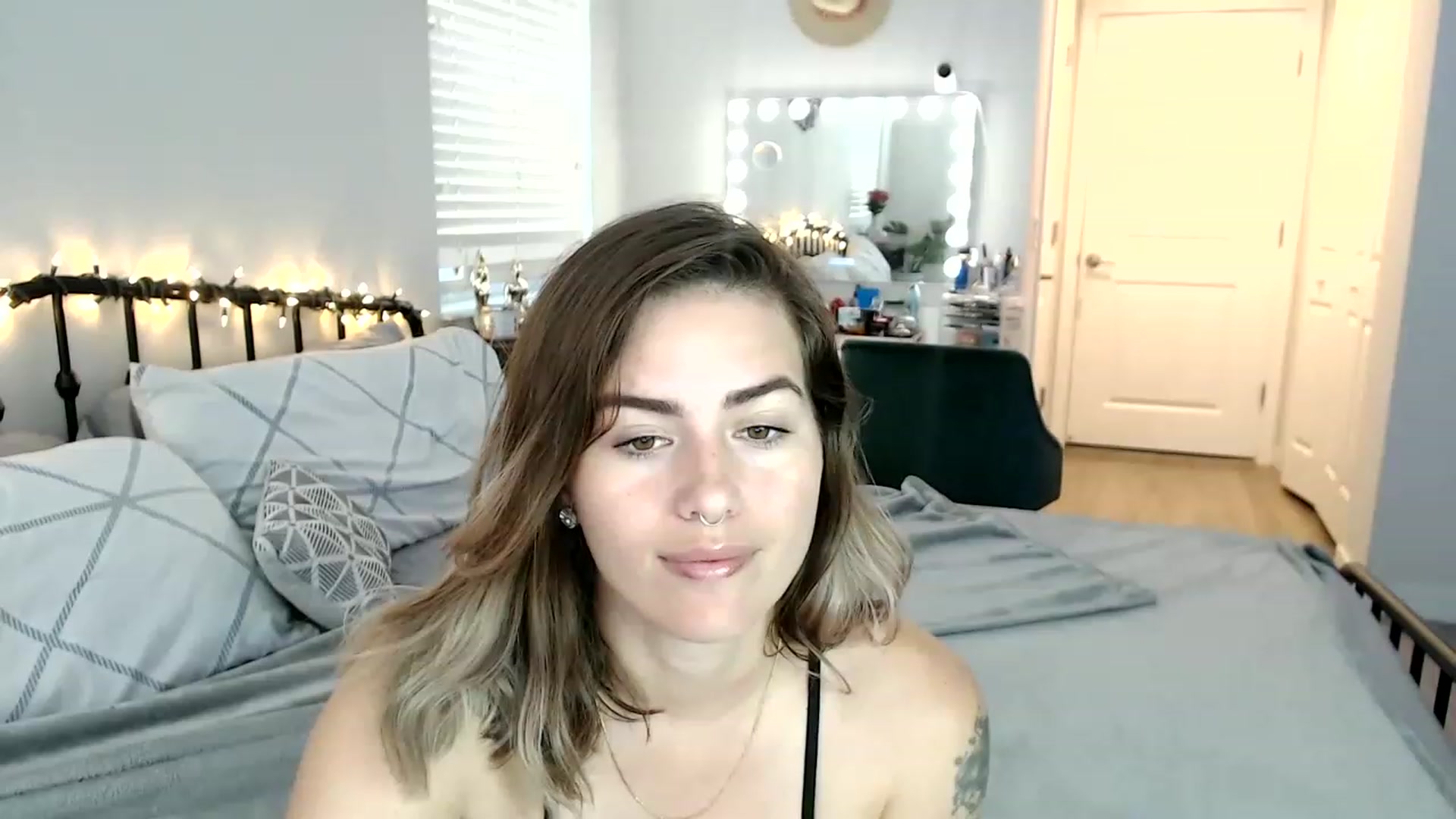 Gallery image thumbnail from Baby_Lena69's myfreecams stream on, 12/15/2022, 17:02 image 11 of 20