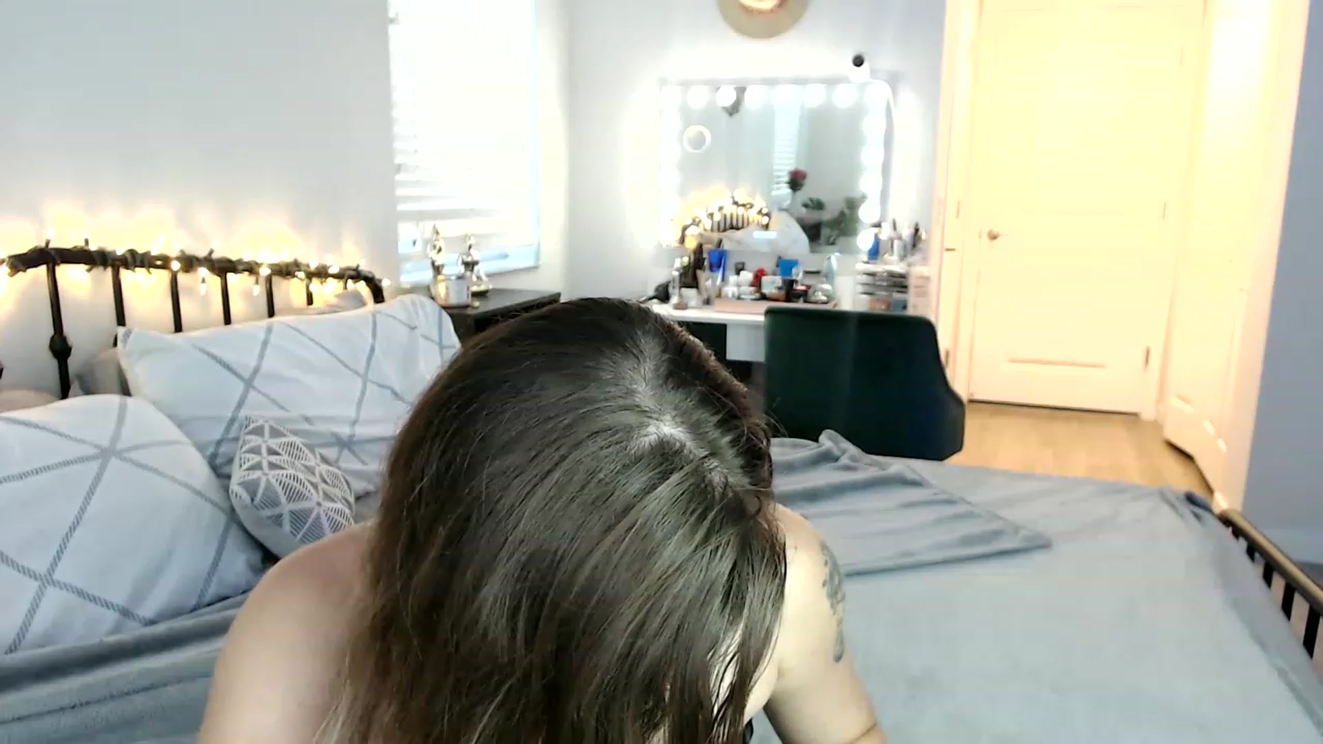 Gallery image thumbnail from Baby_Lena69's myfreecams stream on, 12/15/2022, 17:02 image 4 of 20